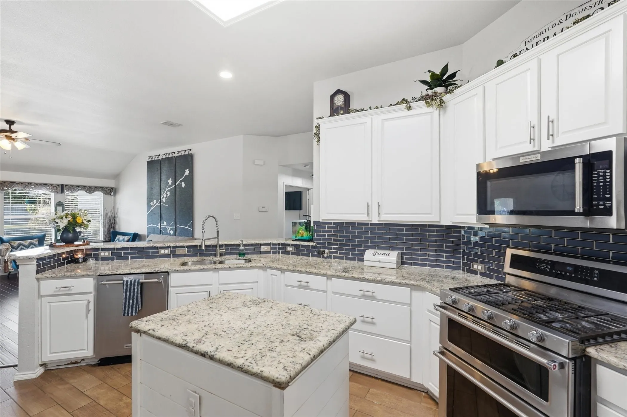 Single Family Residence For Rent in Rockwall County , 114 Clydesdale Drive, Fate, Texas 75087, 5 Bedroom, 3 Bathroom, 3 Garage spaces, 2,492 Sqft, built in 2003, mls#21403534, Real Estate Agent in Fate, Homes For Rent in Rockwall county, Homes For Rent in Fate, Realtor in Fate Texas, Real Estate Brokerage Independent Realty Texas, Luminita Cordes Realtor