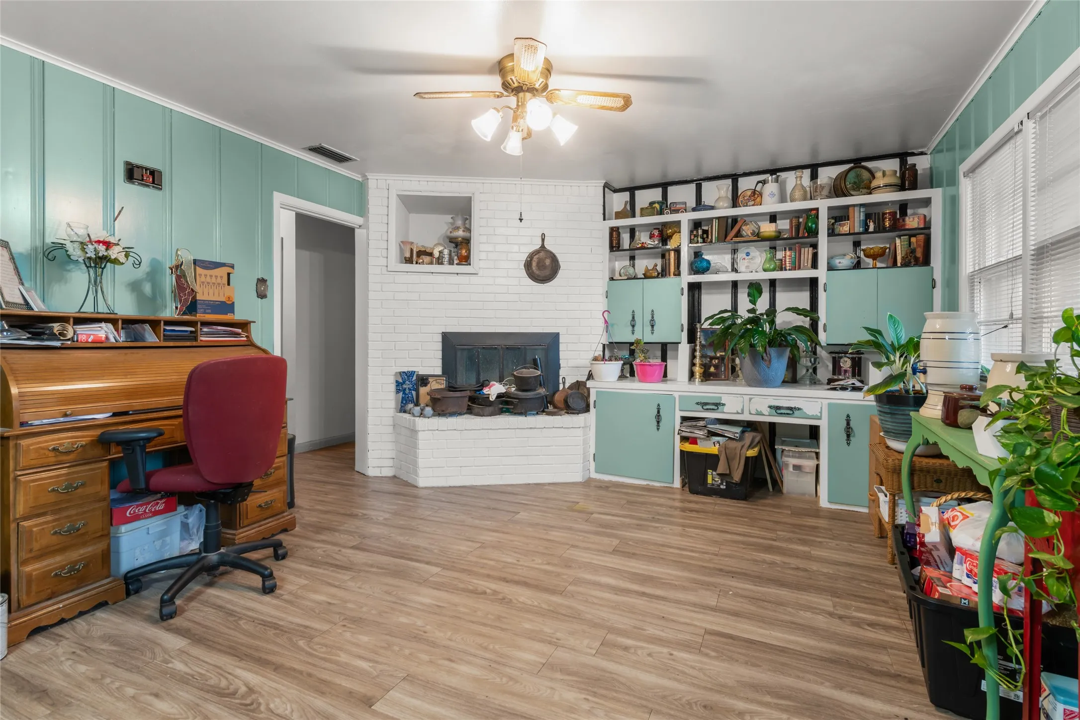 Single Family Residence For Sale in Taylor County , 302 Lexington Avenue, Abilene, Texas 79605, 4 Bedroom, 3 Bathroom, Garage spaces, 2,145 Sqft, built in 1954, mls#21405430, Real Estate Agent in Abilene, Homes For Sale in Taylor county, Homes For Sale in Abilene, Realtor in Abilene Texas, Real Estate Brokerage Independent Realty Texas, Luminita Cordes Realtor