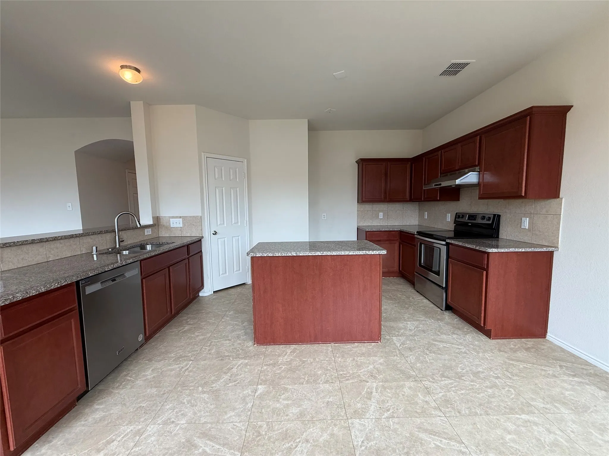 Single Family Residence For Sale in Collin County , 424 Cypress Hill Drive, Mc Kinney, Texas 75071, 4 Bedroom, 3 Bathroom, 2 Garage spaces, 2,393 Sqft, built in 2011, mls#21404792, Real Estate Agent in Mc Kinney, Homes For Sale in Collin county, Homes For Sale in Mc Kinney, Realtor in Mc Kinney Texas, Real Estate Brokerage Independent Realty Texas, Luminita Cordes Realtor