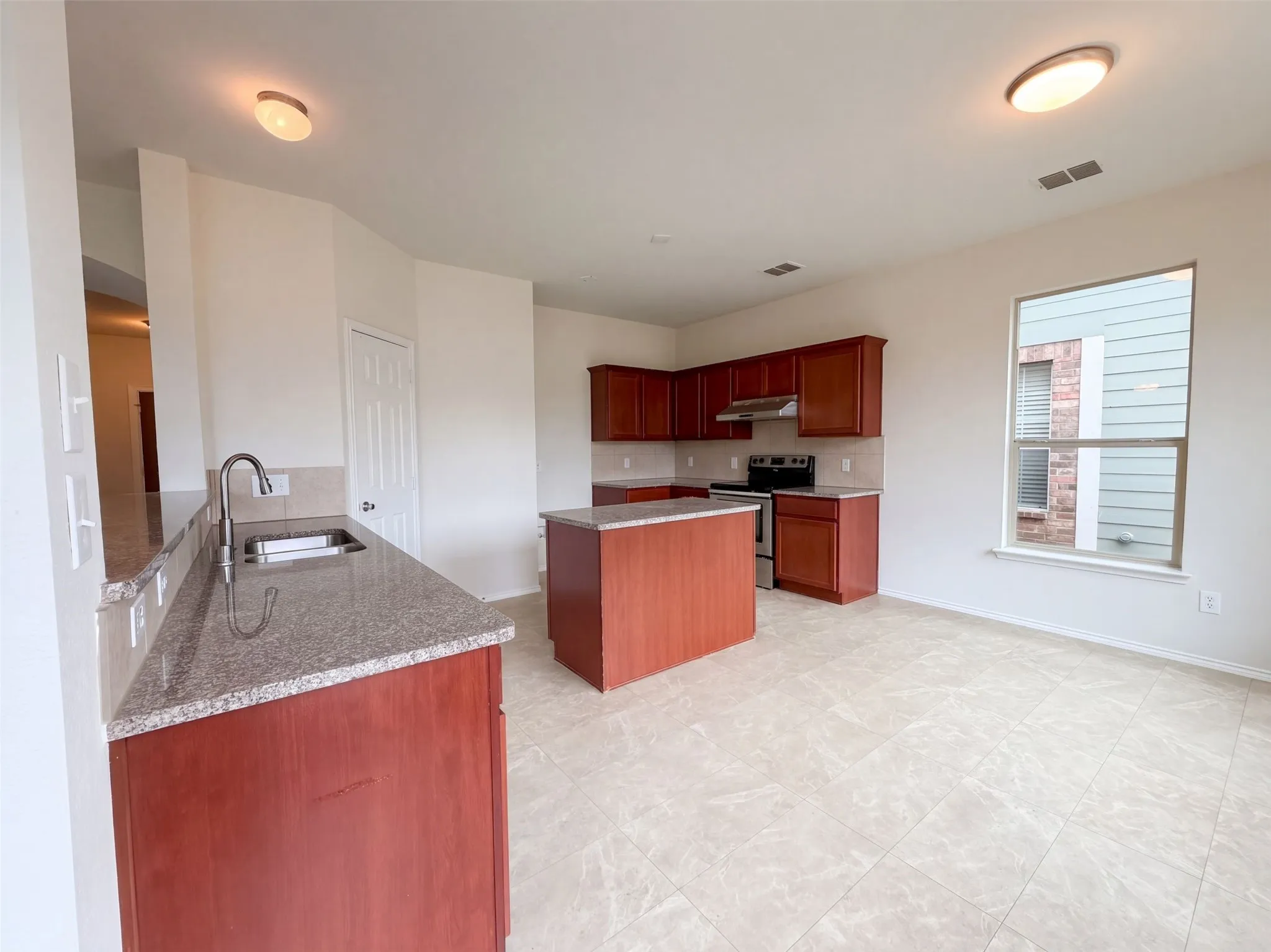 Single Family Residence For Sale in Collin County , 424 Cypress Hill Drive, Mc Kinney, Texas 75071, 4 Bedroom, 3 Bathroom, 2 Garage spaces, 2,393 Sqft, built in 2011, mls#21404792, Real Estate Agent in Mc Kinney, Homes For Sale in Collin county, Homes For Sale in Mc Kinney, Realtor in Mc Kinney Texas, Real Estate Brokerage Independent Realty Texas, Luminita Cordes Realtor