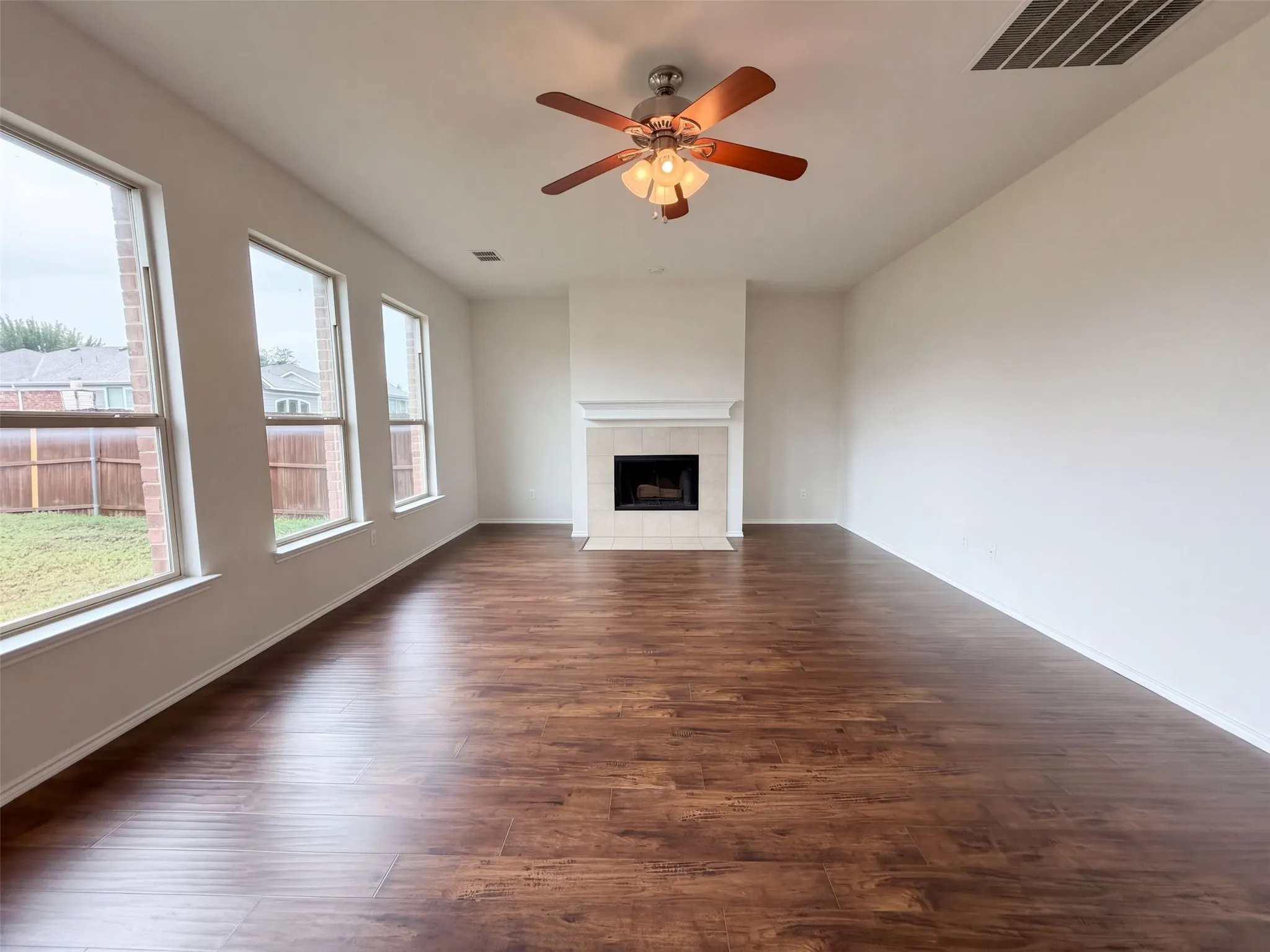 Single Family Residence For Sale in Collin County , 424 Cypress Hill Drive, Mc Kinney, Texas 75071, 4 Bedroom, 3 Bathroom, 2 Garage spaces, 2,393 Sqft, built in 2011, mls#21404792, Real Estate Agent in Mc Kinney, Homes For Sale in Collin county, Homes For Sale in Mc Kinney, Realtor in Mc Kinney Texas, Real Estate Brokerage Independent Realty Texas, Luminita Cordes Realtor