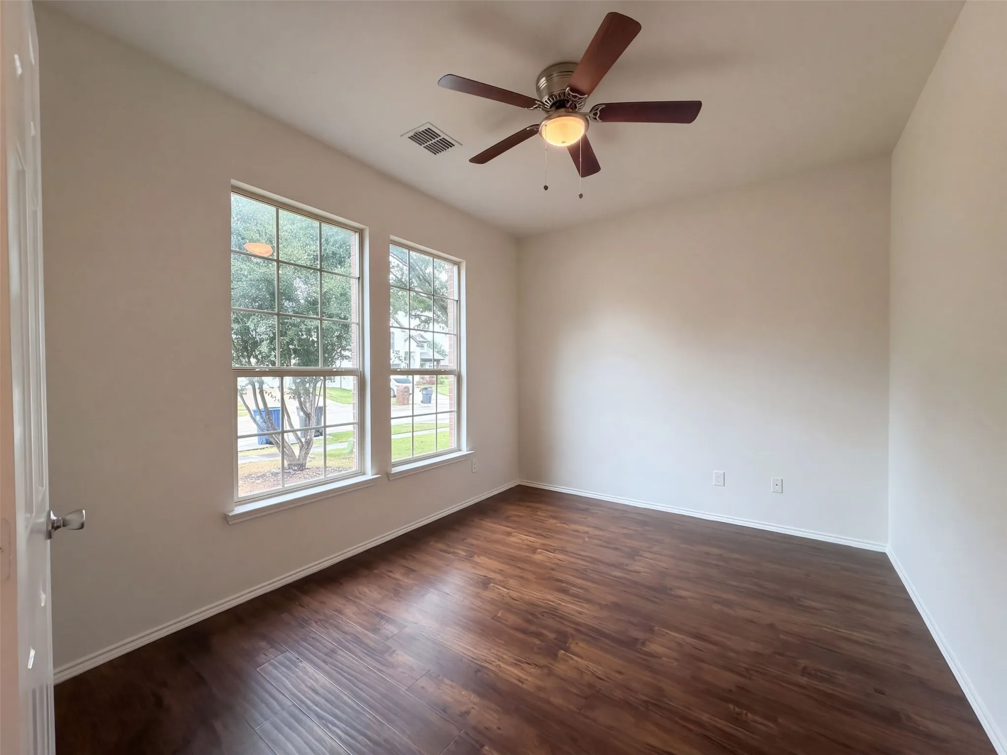 Single Family Residence For Sale in Collin County , 424 Cypress Hill Drive, Mc Kinney, Texas 75071, 4 Bedroom, 3 Bathroom, 2 Garage spaces, 2,393 Sqft, built in 2011, mls#21404792, Real Estate Agent in Mc Kinney, Homes For Sale in Collin county, Homes For Sale in Mc Kinney, Realtor in Mc Kinney Texas, Real Estate Brokerage Independent Realty Texas, Luminita Cordes Realtor