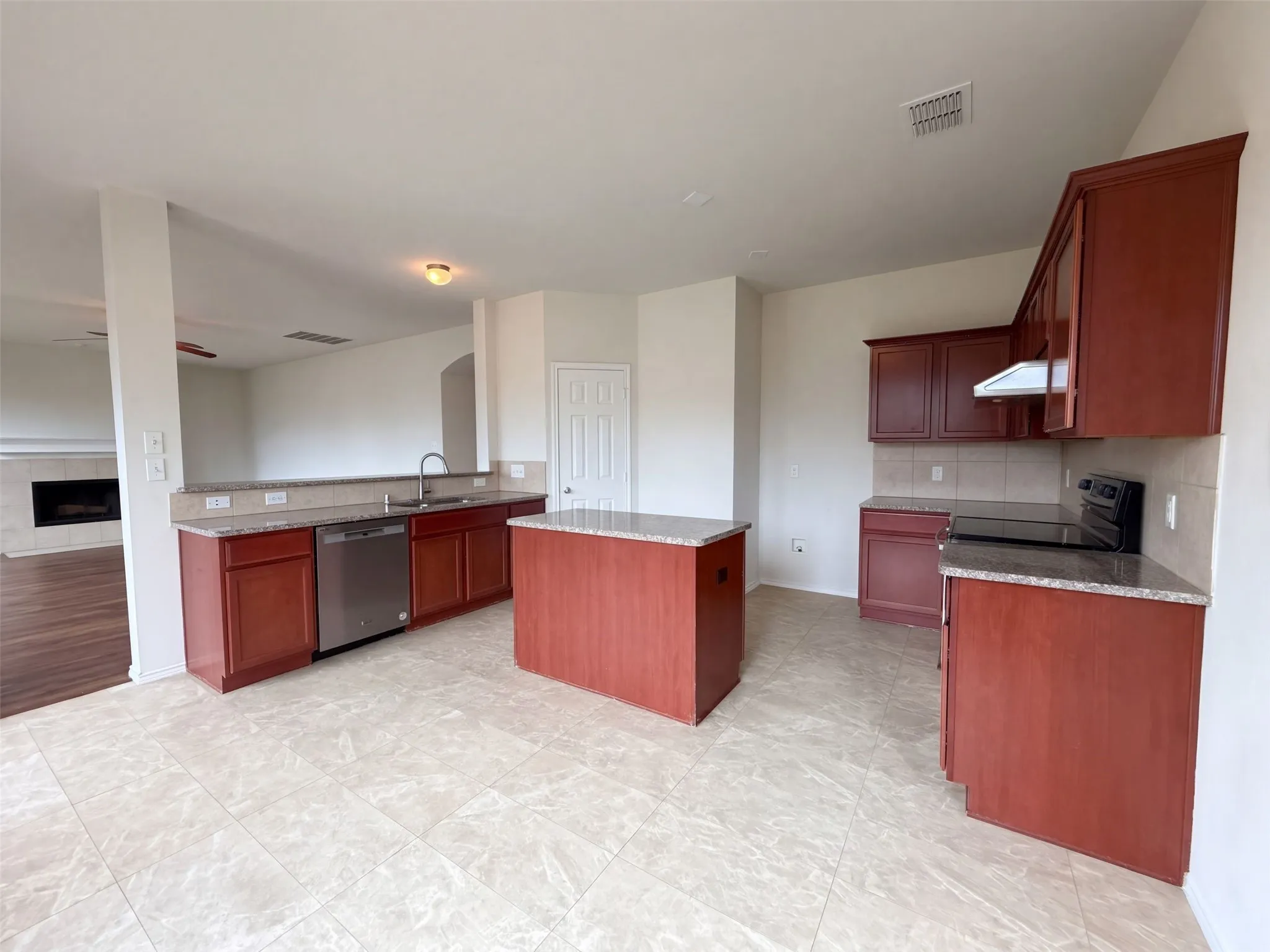 Single Family Residence For Sale in Collin County , 424 Cypress Hill Drive, Mc Kinney, Texas 75071, 4 Bedroom, 3 Bathroom, 2 Garage spaces, 2,393 Sqft, built in 2011, mls#21404792, Real Estate Agent in Mc Kinney, Homes For Sale in Collin county, Homes For Sale in Mc Kinney, Realtor in Mc Kinney Texas, Real Estate Brokerage Independent Realty Texas, Luminita Cordes Realtor