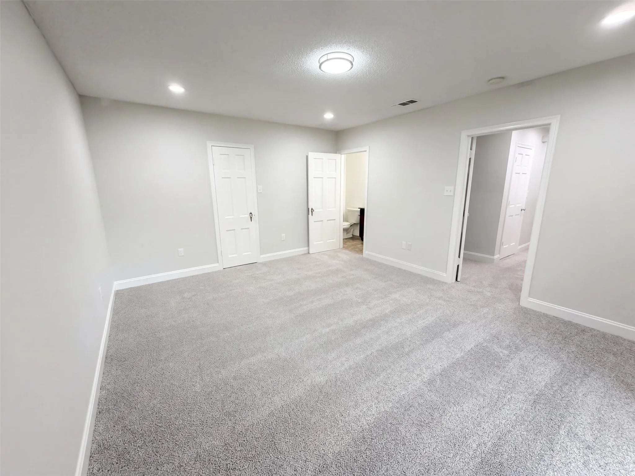 Single Family Residence For Sale in Tarrant County , 3911 White Settlement Road, Fort Worth, Texas 76107, 4 Bedroom, 4 Bathroom, 1 Garage spaces, 4,947 Sqft, built in 1940, mls#21404918, Real Estate Agent in Fort Worth, Homes For Sale in Tarrant county, Homes For Sale in Fort Worth, Realtor in Fort Worth Texas, Real Estate Brokerage Independent Realty Texas, Luminita Cordes Realtor