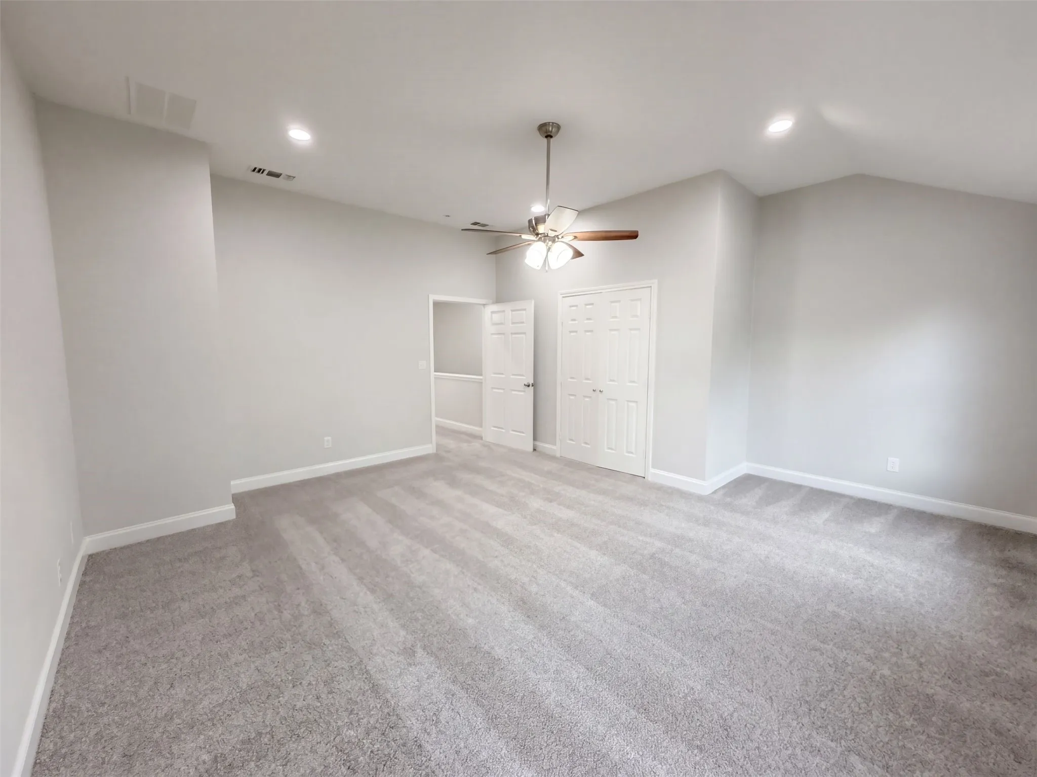 Single Family Residence For Sale in Tarrant County , 3911 White Settlement Road, Fort Worth, Texas 76107, 4 Bedroom, 4 Bathroom, 1 Garage spaces, 4,947 Sqft, built in 1940, mls#21404918, Real Estate Agent in Fort Worth, Homes For Sale in Tarrant county, Homes For Sale in Fort Worth, Realtor in Fort Worth Texas, Real Estate Brokerage Independent Realty Texas, Luminita Cordes Realtor