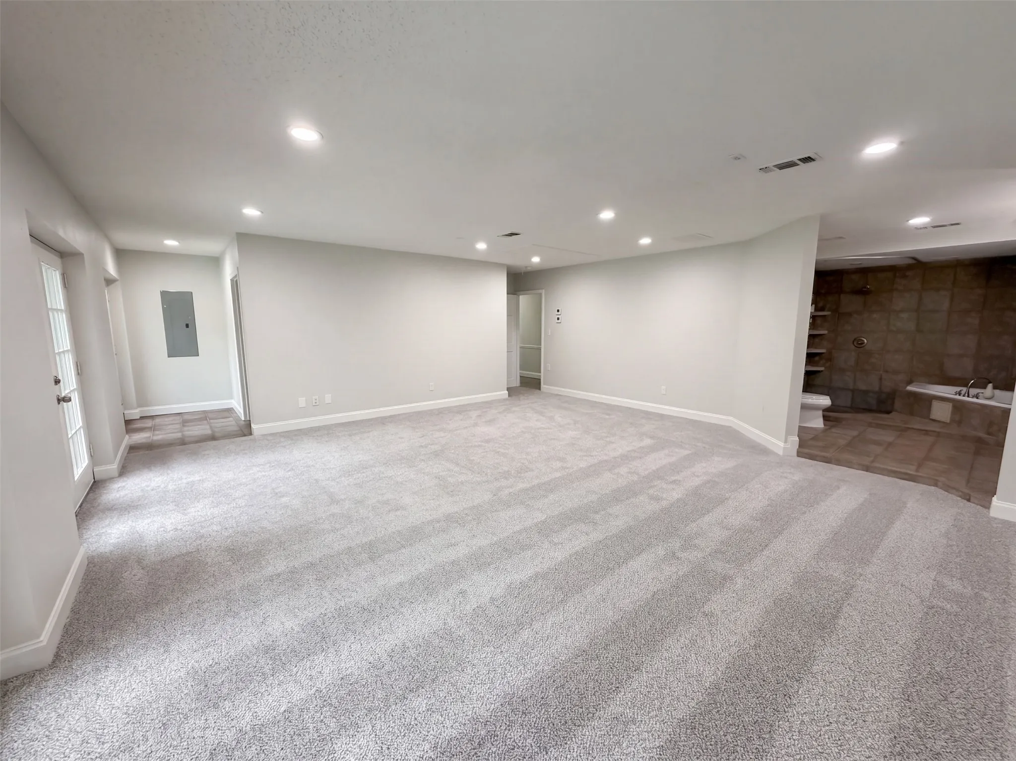 Single Family Residence For Sale in Tarrant County , 3911 White Settlement Road, Fort Worth, Texas 76107, 4 Bedroom, 4 Bathroom, 1 Garage spaces, 4,947 Sqft, built in 1940, mls#21404918, Real Estate Agent in Fort Worth, Homes For Sale in Tarrant county, Homes For Sale in Fort Worth, Realtor in Fort Worth Texas, Real Estate Brokerage Independent Realty Texas, Luminita Cordes Realtor