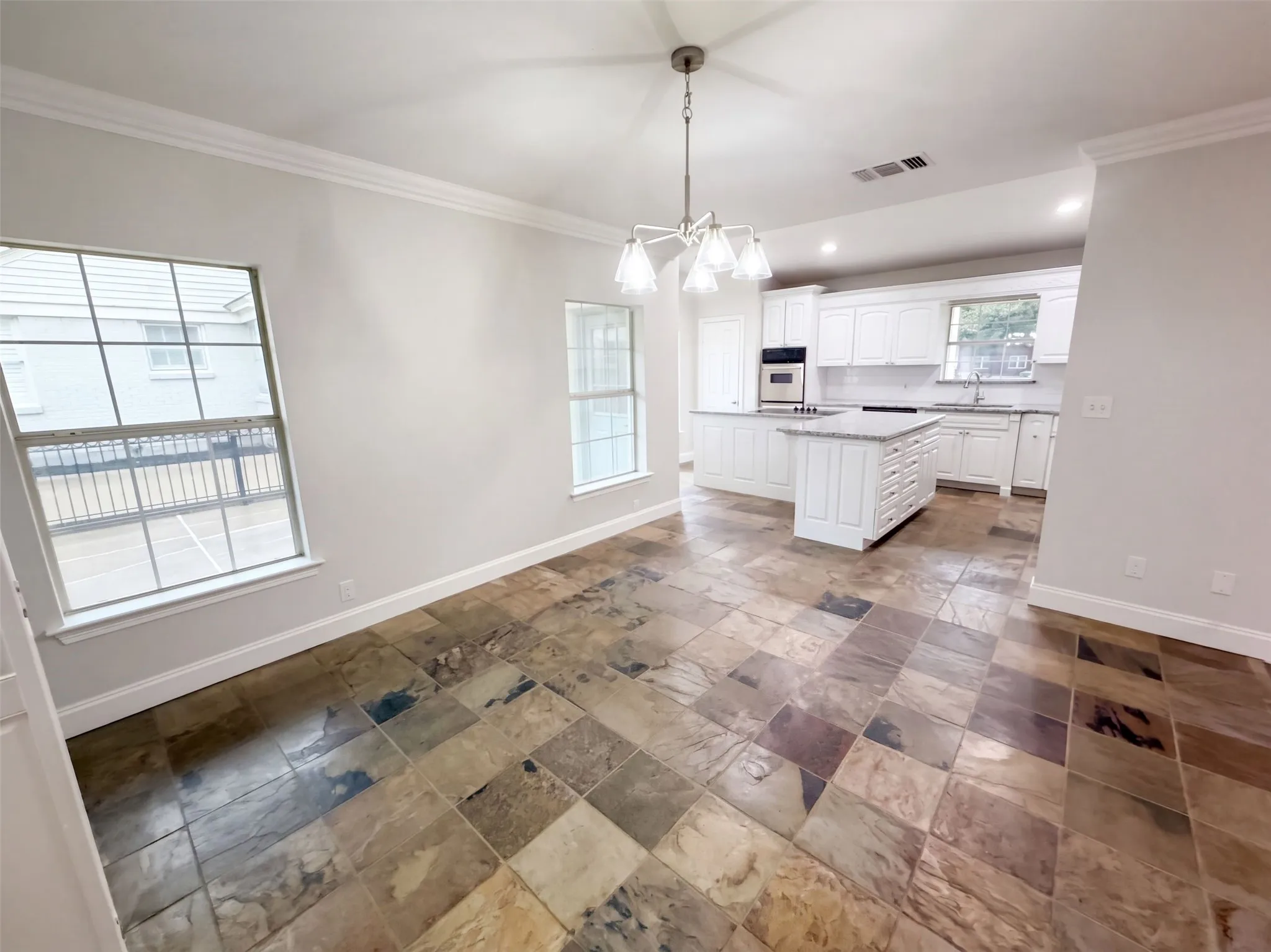 Single Family Residence For Sale in Tarrant County , 3911 White Settlement Road, Fort Worth, Texas 76107, 4 Bedroom, 4 Bathroom, 1 Garage spaces, 4,947 Sqft, built in 1940, mls#21404918, Real Estate Agent in Fort Worth, Homes For Sale in Tarrant county, Homes For Sale in Fort Worth, Realtor in Fort Worth Texas, Real Estate Brokerage Independent Realty Texas, Luminita Cordes Realtor