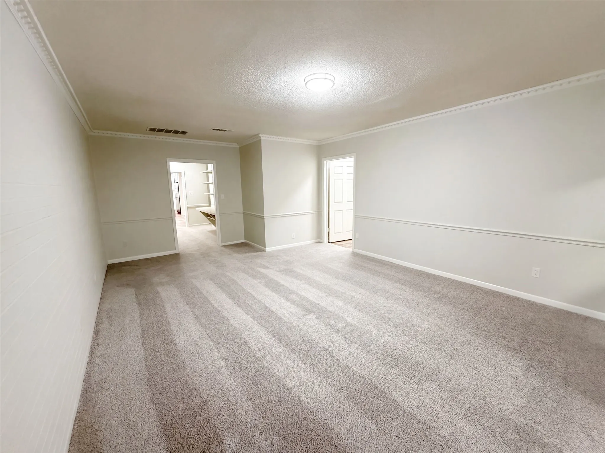 Single Family Residence For Sale in Tarrant County , 3911 White Settlement Road, Fort Worth, Texas 76107, 4 Bedroom, 4 Bathroom, 1 Garage spaces, 4,947 Sqft, built in 1940, mls#21404918, Real Estate Agent in Fort Worth, Homes For Sale in Tarrant county, Homes For Sale in Fort Worth, Realtor in Fort Worth Texas, Real Estate Brokerage Independent Realty Texas, Luminita Cordes Realtor