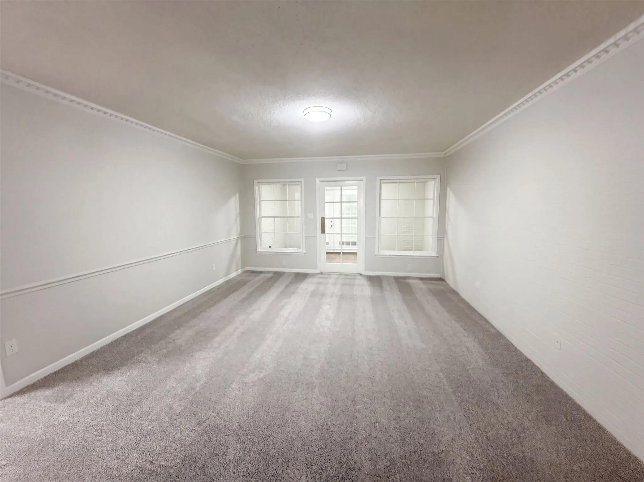 Single Family Residence For Sale in Tarrant County , 3911 White Settlement Road, Fort Worth, Texas 76107, 4 Bedroom, 4 Bathroom, 1 Garage spaces, 4,947 Sqft, built in 1940, mls#21404918, Real Estate Agent in Fort Worth, Homes For Sale in Tarrant county, Homes For Sale in Fort Worth, Realtor in Fort Worth Texas, Real Estate Brokerage Independent Realty Texas, Luminita Cordes Realtor