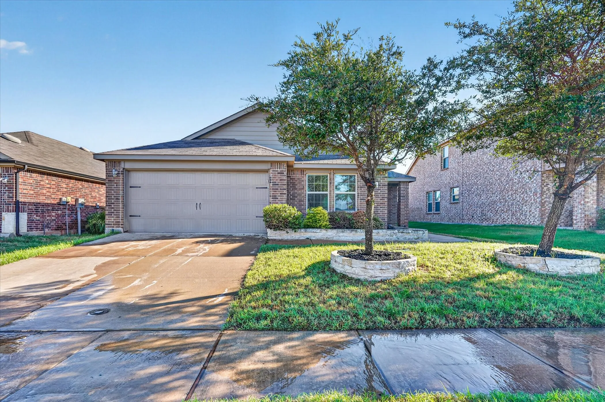 Single Family Residence For Sale in Kaufman County , 2428 Rosharon Drive, Forney, Texas 75126, 4 Bedroom, 2 Bathroom, 2 Garage spaces, 1,580 Sqft, built in 2019, mls#21405467, Real Estate Agent in Forney, Homes For Sale in Kaufman county, Homes For Sale in Forney, Realtor in Forney Texas, Real Estate Brokerage Independent Realty Texas, Luminita Cordes Realtor