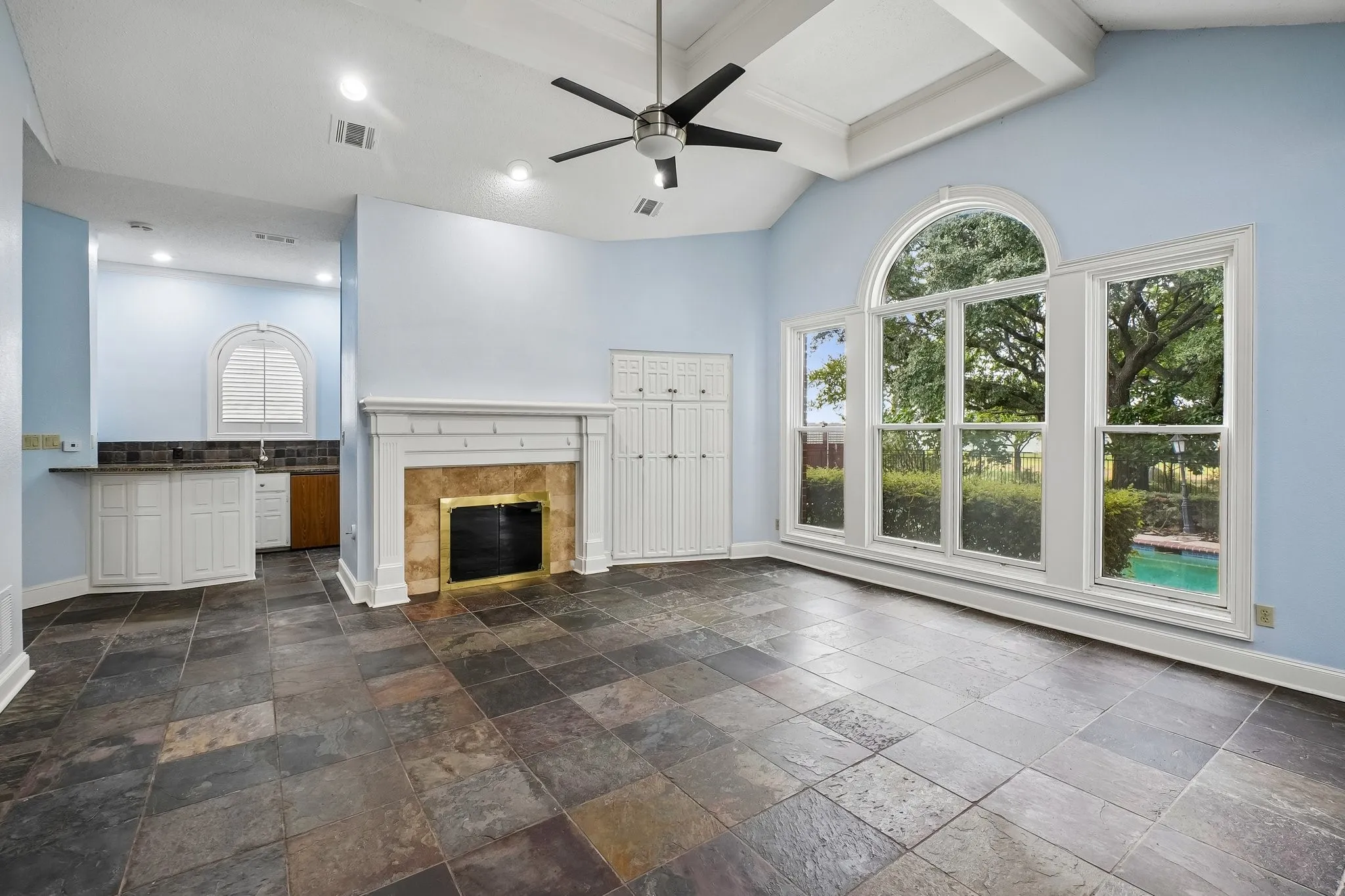 Single Family Residence For Sale in Dallas County , 32 Victoria Drive, Rowlett, Texas 75088, 5 Bedroom, 6 Bathroom, 3 Garage spaces, 5,648 Sqft, built in 1986, mls#21403917, Real Estate Agent in Rowlett, Homes For Sale in Dallas county, Homes For Sale in Rowlett, Realtor in Rowlett Texas, Real Estate Brokerage Independent Realty Texas, Luminita Cordes Realtor