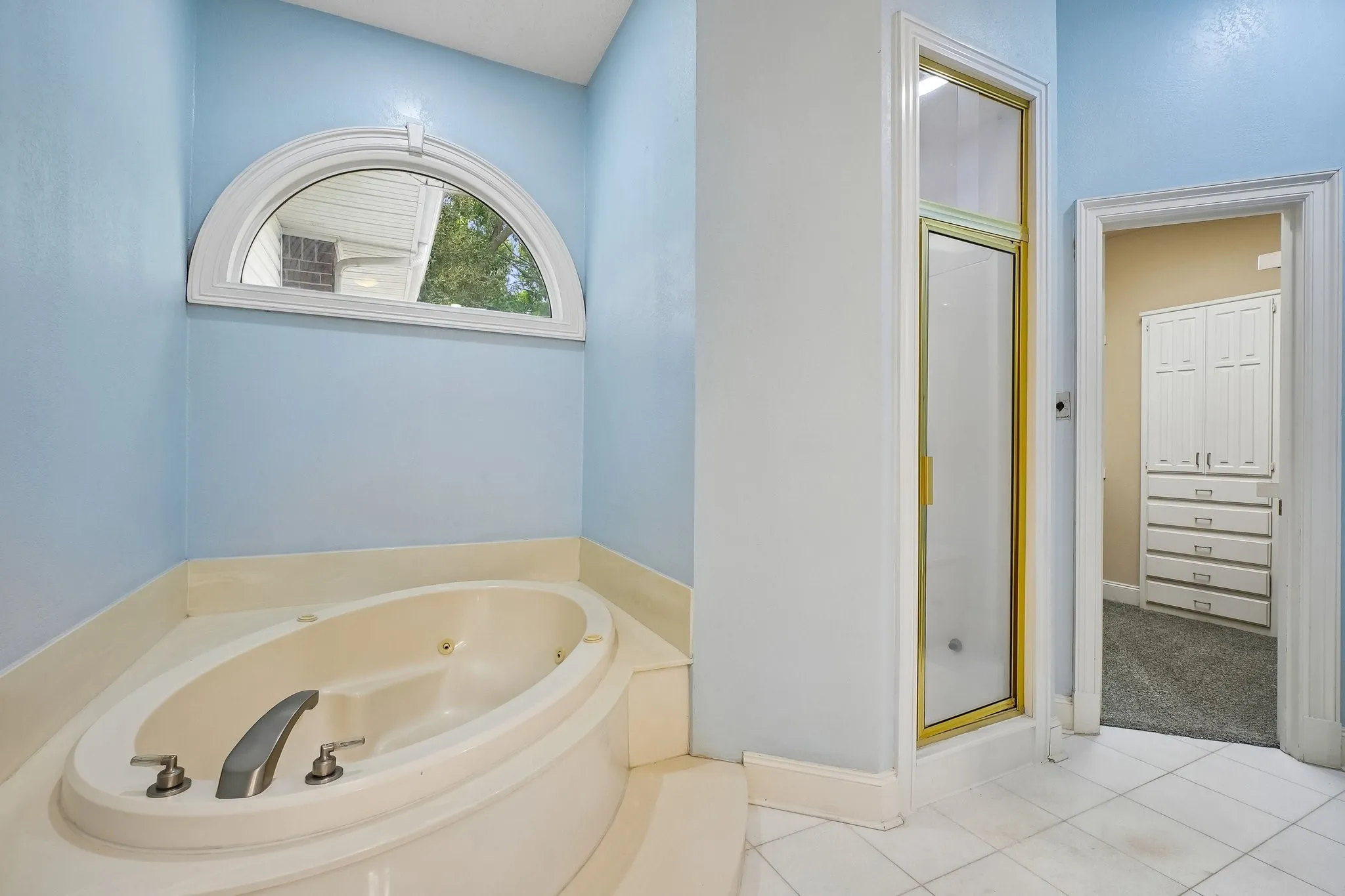 Single Family Residence For Sale in Dallas County , 32 Victoria Drive, Rowlett, Texas 75088, 5 Bedroom, 6 Bathroom, 3 Garage spaces, 5,648 Sqft, built in 1986, mls#21403917, Real Estate Agent in Rowlett, Homes For Sale in Dallas county, Homes For Sale in Rowlett, Realtor in Rowlett Texas, Real Estate Brokerage Independent Realty Texas, Luminita Cordes Realtor