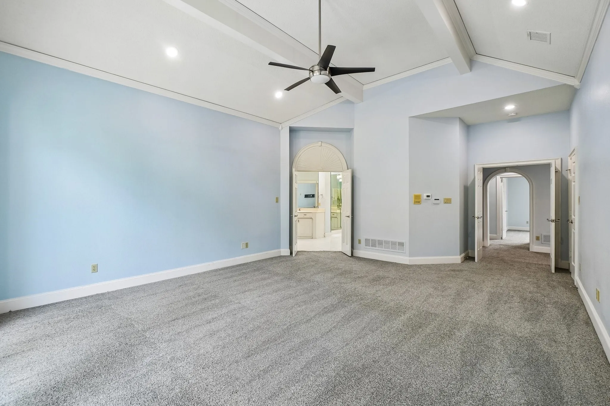 Single Family Residence For Sale in Dallas County , 32 Victoria Drive, Rowlett, Texas 75088, 5 Bedroom, 6 Bathroom, 3 Garage spaces, 5,648 Sqft, built in 1986, mls#21403917, Real Estate Agent in Rowlett, Homes For Sale in Dallas county, Homes For Sale in Rowlett, Realtor in Rowlett Texas, Real Estate Brokerage Independent Realty Texas, Luminita Cordes Realtor