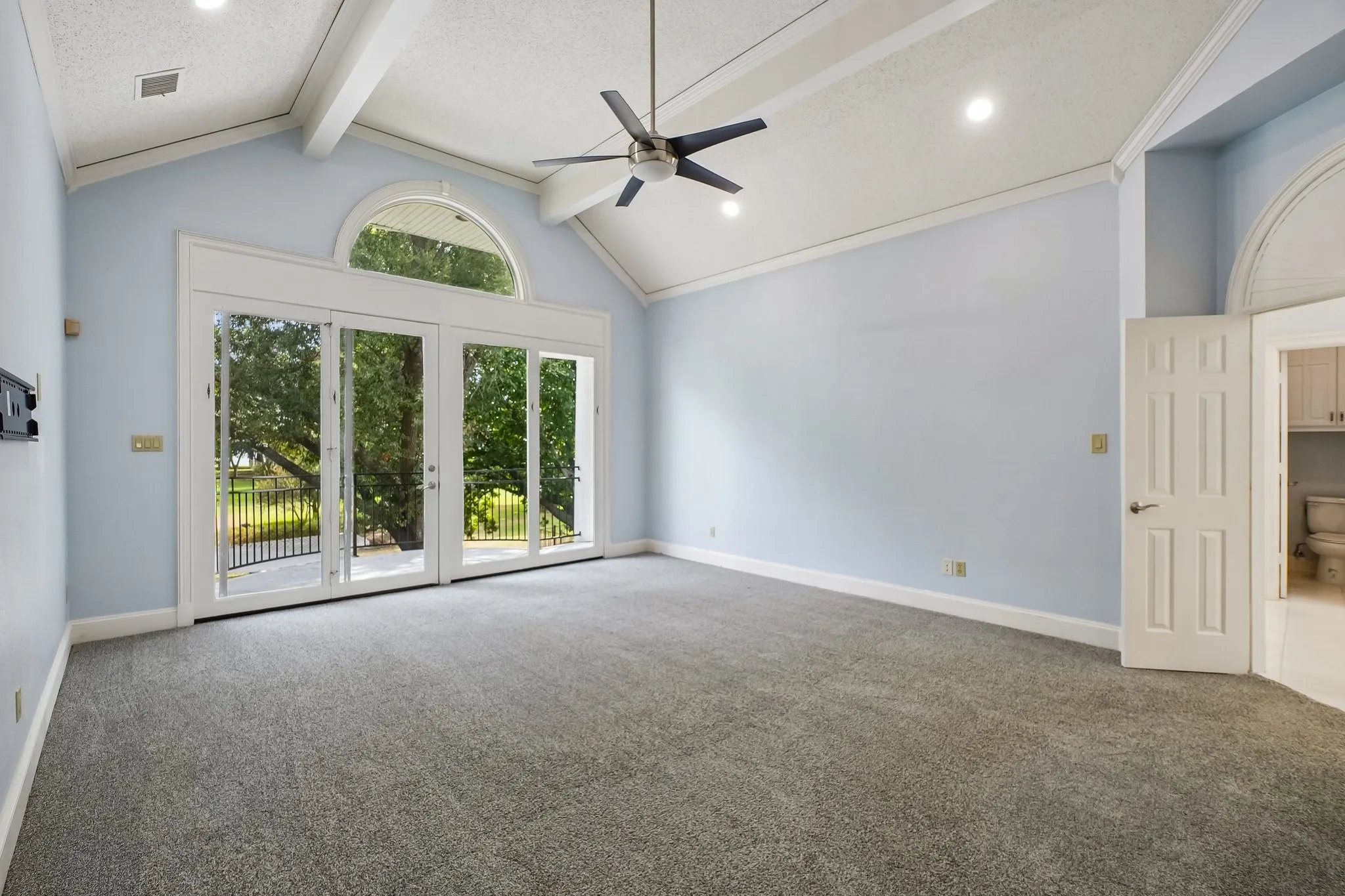 Single Family Residence For Sale in Dallas County , 32 Victoria Drive, Rowlett, Texas 75088, 5 Bedroom, 6 Bathroom, 3 Garage spaces, 5,648 Sqft, built in 1986, mls#21403917, Real Estate Agent in Rowlett, Homes For Sale in Dallas county, Homes For Sale in Rowlett, Realtor in Rowlett Texas, Real Estate Brokerage Independent Realty Texas, Luminita Cordes Realtor