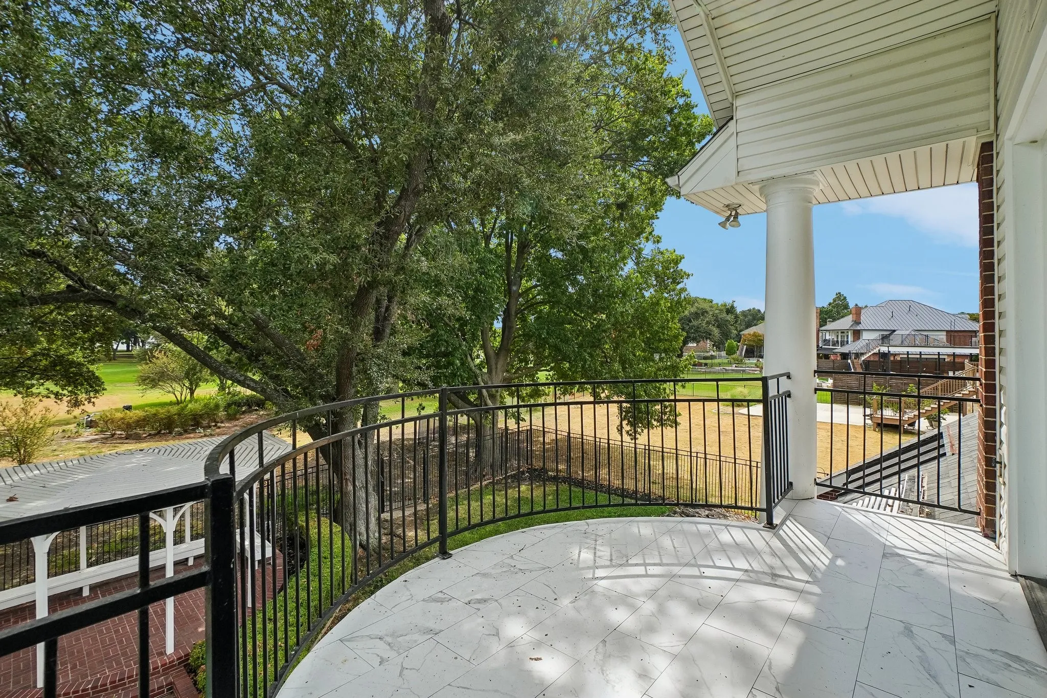 Single Family Residence For Sale in Dallas County , 32 Victoria Drive, Rowlett, Texas 75088, 5 Bedroom, 6 Bathroom, 3 Garage spaces, 5,648 Sqft, built in 1986, mls#21403917, Real Estate Agent in Rowlett, Homes For Sale in Dallas county, Homes For Sale in Rowlett, Realtor in Rowlett Texas, Real Estate Brokerage Independent Realty Texas, Luminita Cordes Realtor