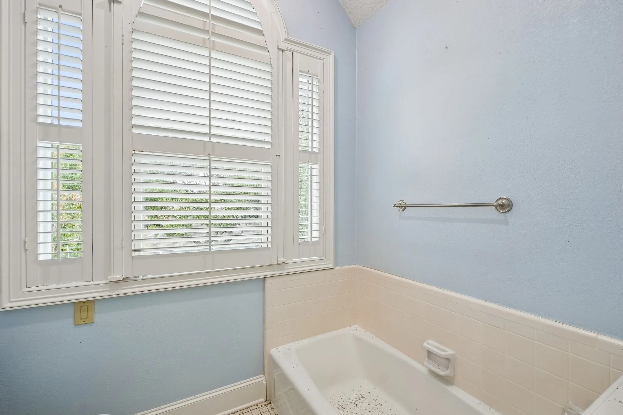 Single Family Residence For Sale in Dallas County , 32 Victoria Drive, Rowlett, Texas 75088, 5 Bedroom, 6 Bathroom, 3 Garage spaces, 5,648 Sqft, built in 1986, mls#21403917, Real Estate Agent in Rowlett, Homes For Sale in Dallas county, Homes For Sale in Rowlett, Realtor in Rowlett Texas, Real Estate Brokerage Independent Realty Texas, Luminita Cordes Realtor