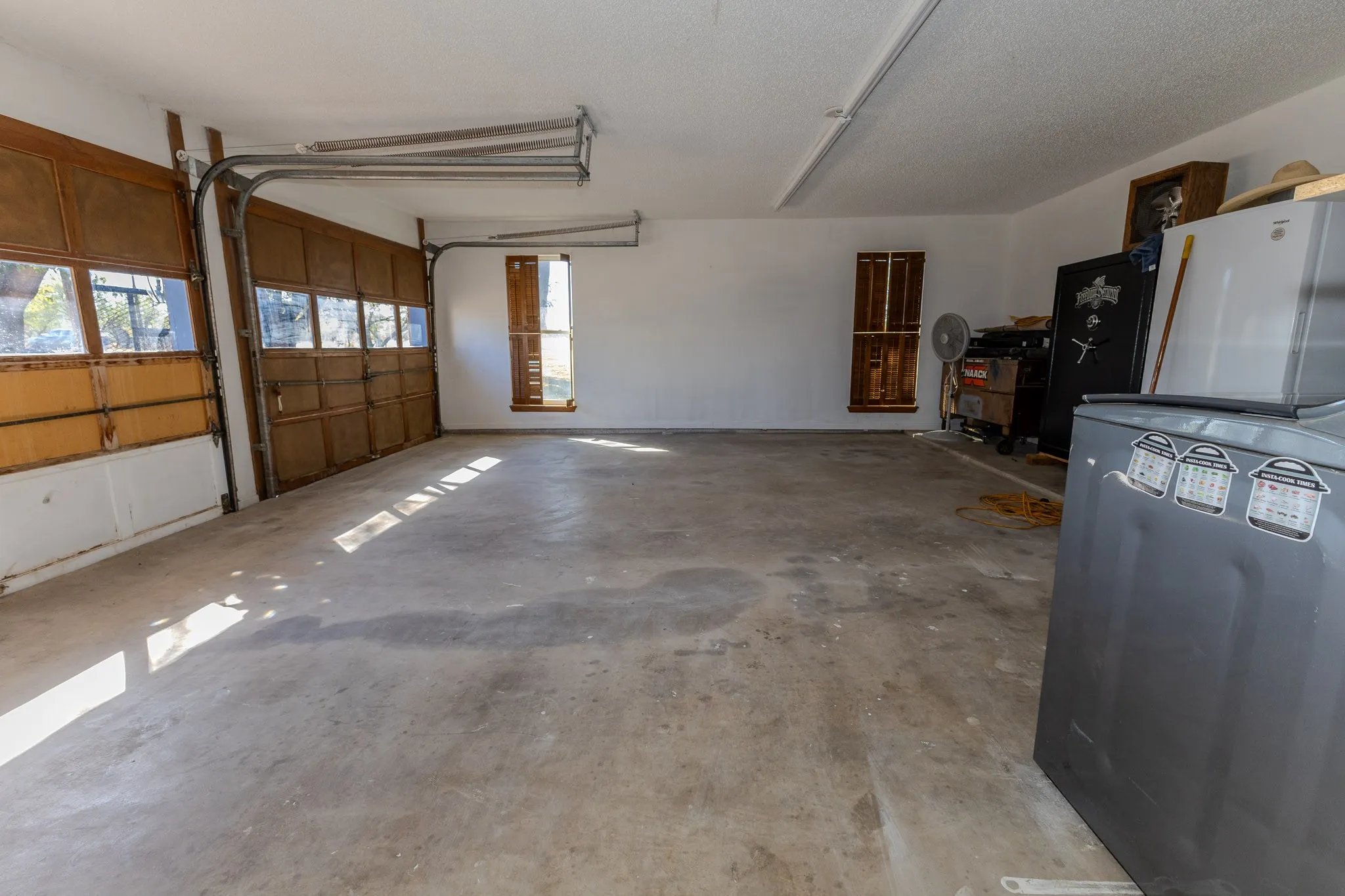 Single Family Residence For Sale in Taylor County , 1175 FM 126, Merkel, Texas 79536, 3 Bedroom, 2 Bathroom, 4 Garage spaces, 1,808 Sqft, built in 1972, mls#21405468, Real Estate Agent in Merkel, Homes For Sale in Taylor county, Homes For Sale in Merkel, Realtor in Merkel Texas, Real Estate Brokerage Independent Realty Texas, Luminita Cordes Realtor