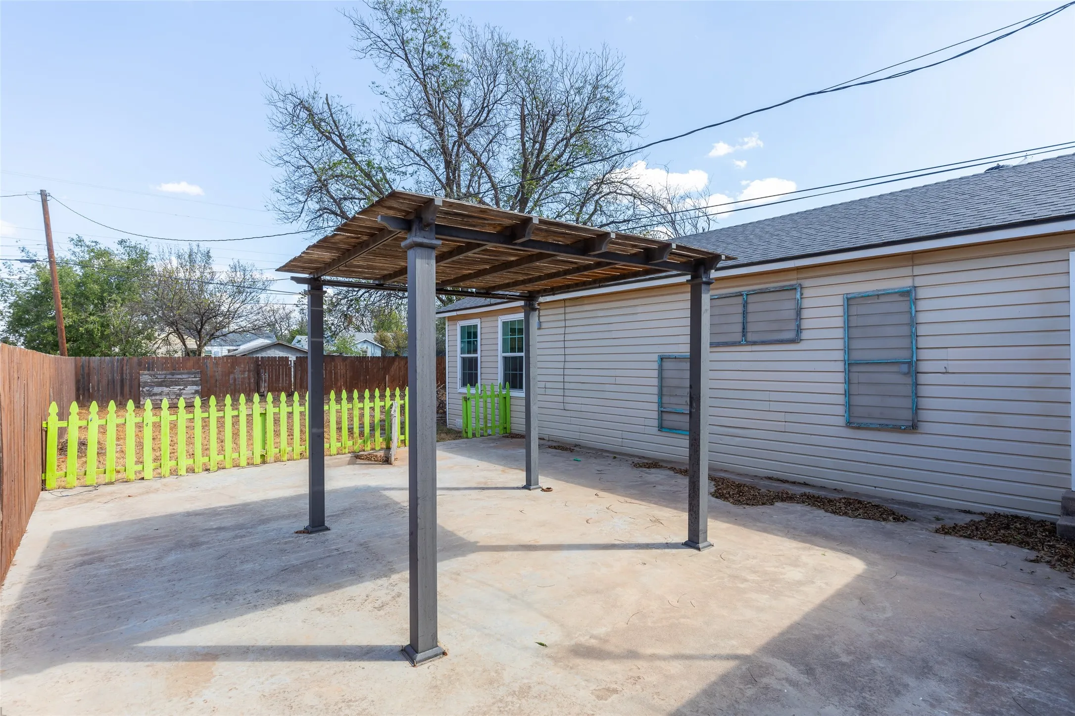 Single Family Residence For Sale in Taylor County , 901 Ash, Merkel, Texas 79536, 3 Bedroom, 2 Bathroom, Garage spaces, 1,890 Sqft, built in 1949, mls#21405469, Real Estate Agent in Merkel, Homes For Sale in Taylor county, Homes For Sale in Merkel, Realtor in Merkel Texas, Real Estate Brokerage Independent Realty Texas, Luminita Cordes Realtor