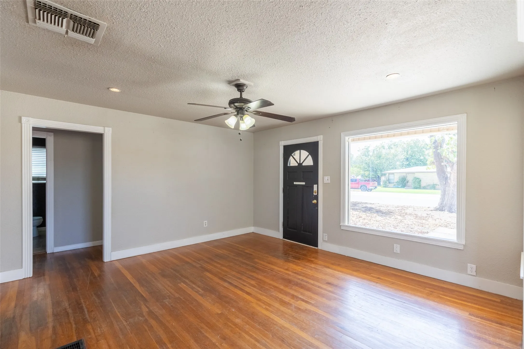 Single Family Residence For Sale in Taylor County , 901 Ash, Merkel, Texas 79536, 3 Bedroom, 2 Bathroom, Garage spaces, 1,890 Sqft, built in 1949, mls#21405469, Real Estate Agent in Merkel, Homes For Sale in Taylor county, Homes For Sale in Merkel, Realtor in Merkel Texas, Real Estate Brokerage Independent Realty Texas, Luminita Cordes Realtor