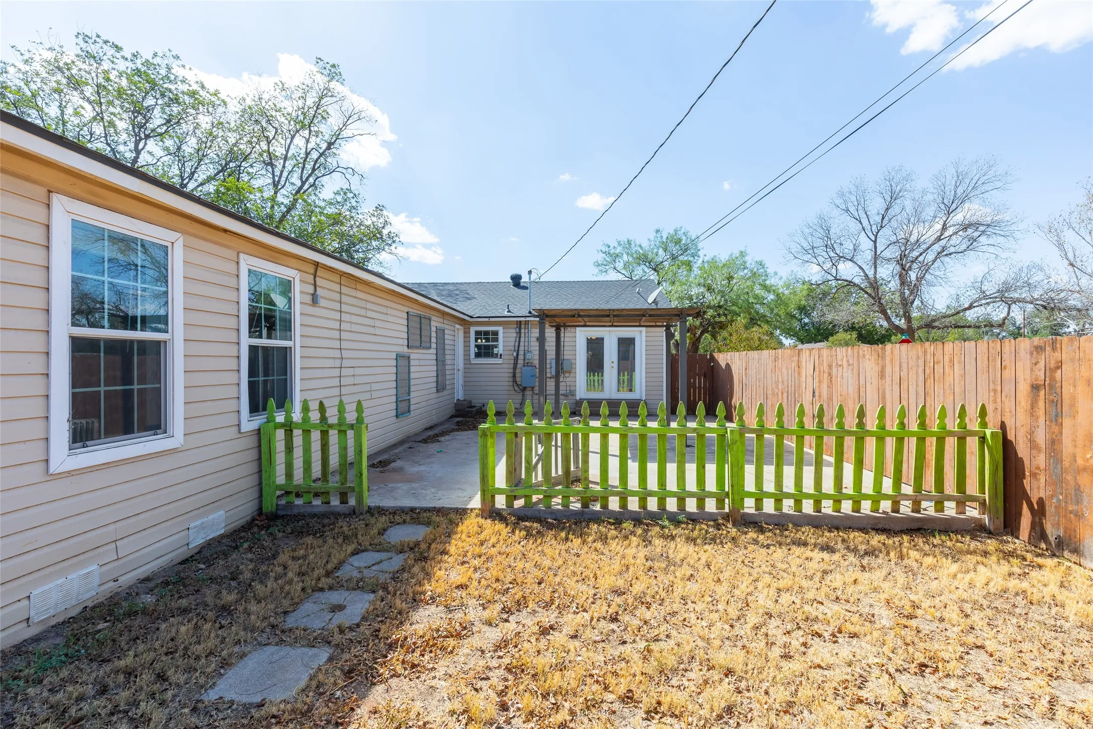 Single Family Residence For Sale in Taylor County , 901 Ash, Merkel, Texas 79536, 3 Bedroom, 2 Bathroom, Garage spaces, 1,890 Sqft, built in 1949, mls#21405469, Real Estate Agent in Merkel, Homes For Sale in Taylor county, Homes For Sale in Merkel, Realtor in Merkel Texas, Real Estate Brokerage Independent Realty Texas, Luminita Cordes Realtor