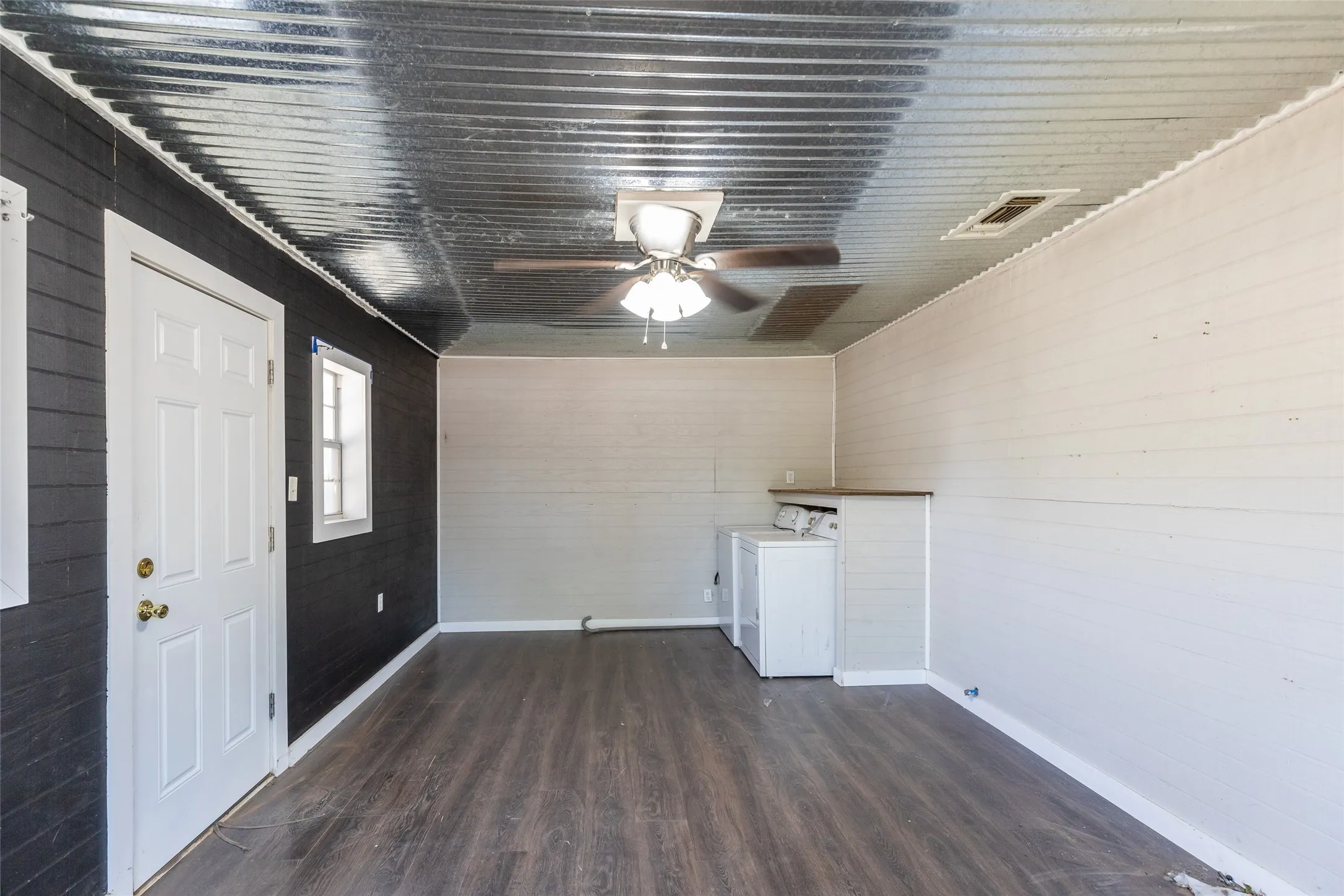 Single Family Residence For Sale in Taylor County , 901 Ash, Merkel, Texas 79536, 3 Bedroom, 2 Bathroom, Garage spaces, 1,890 Sqft, built in 1949, mls#21405469, Real Estate Agent in Merkel, Homes For Sale in Taylor county, Homes For Sale in Merkel, Realtor in Merkel Texas, Real Estate Brokerage Independent Realty Texas, Luminita Cordes Realtor