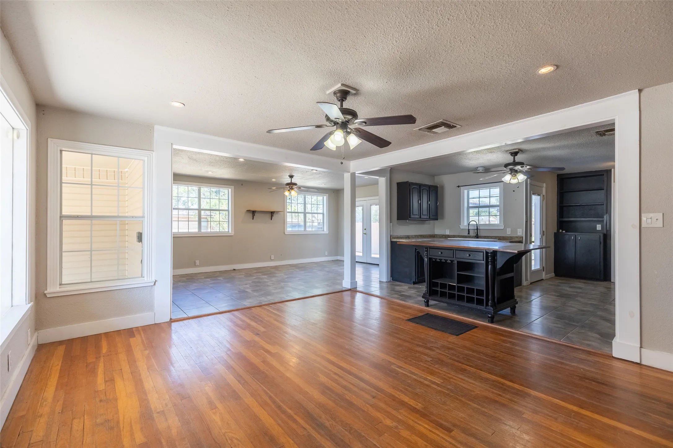 Single Family Residence For Sale in Taylor County , 901 Ash, Merkel, Texas 79536, 3 Bedroom, 2 Bathroom, Garage spaces, 1,890 Sqft, built in 1949, mls#21405469, Real Estate Agent in Merkel, Homes For Sale in Taylor county, Homes For Sale in Merkel, Realtor in Merkel Texas, Real Estate Brokerage Independent Realty Texas, Luminita Cordes Realtor