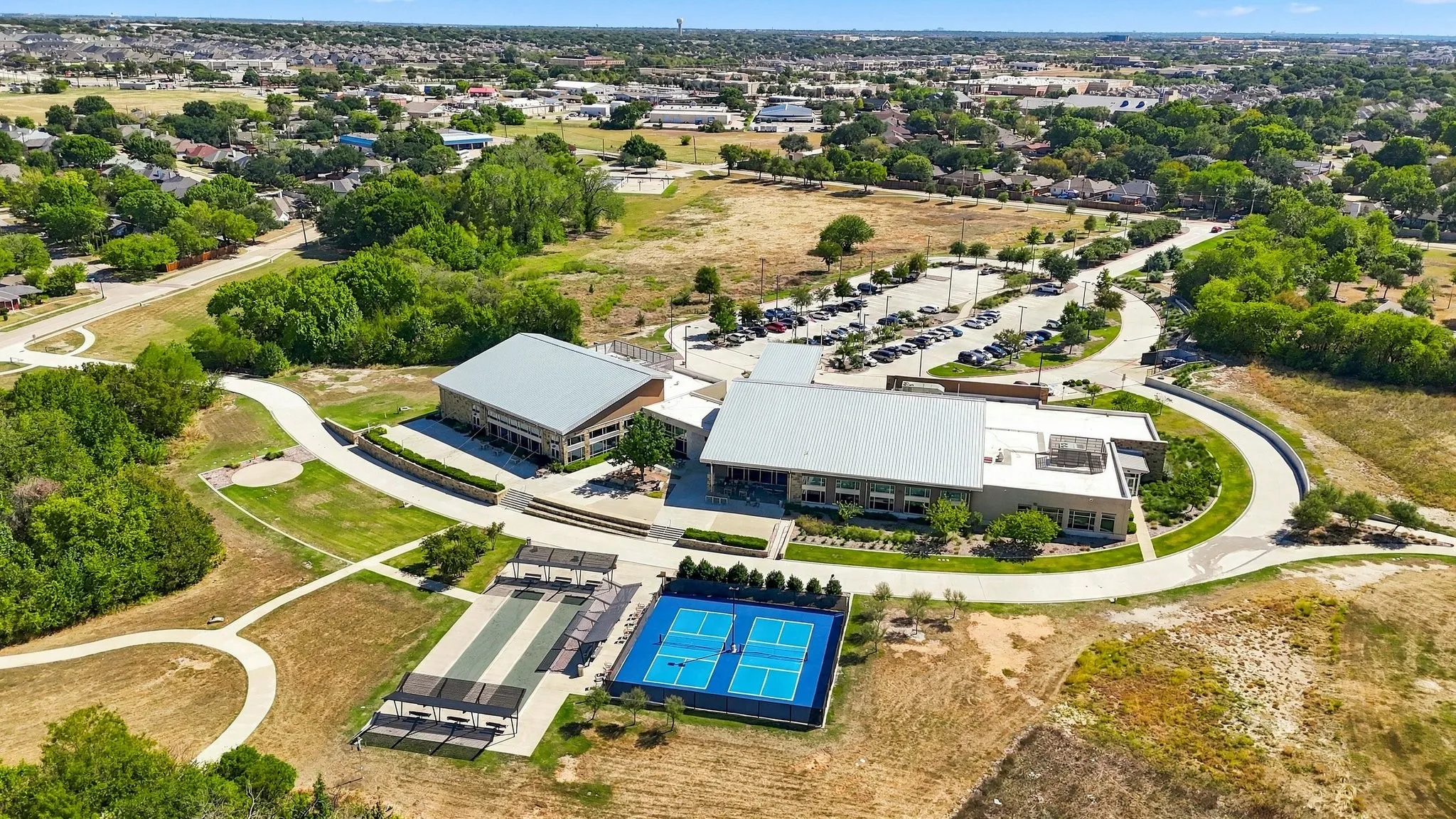 Single Family Residence For Sale in Collin County , 7641 King Arthur Road, Frisco, Texas 75035, 3 Bedroom, 2 Bathroom, 2 Garage spaces, 1,861 Sqft, built in 1992, mls#21403442, Real Estate Agent in Frisco, Homes For Sale in Collin county, Homes For Sale in Frisco, Realtor in Frisco Texas, Real Estate Brokerage Independent Realty Texas, Luminita Cordes Realtor