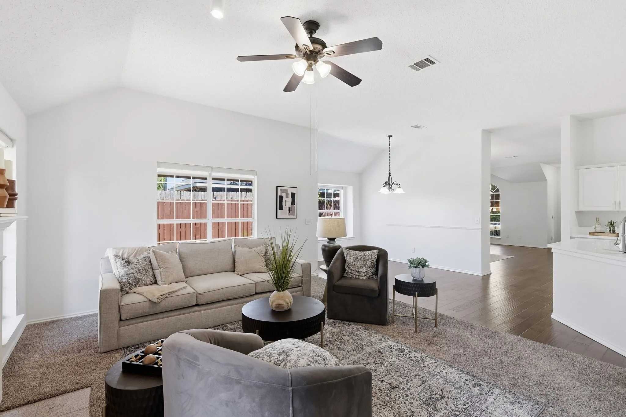 Single Family Residence For Sale in Collin County , 7641 King Arthur Road, Frisco, Texas 75035, 3 Bedroom, 2 Bathroom, 2 Garage spaces, 1,861 Sqft, built in 1992, mls#21403442, Real Estate Agent in Frisco, Homes For Sale in Collin county, Homes For Sale in Frisco, Realtor in Frisco Texas, Real Estate Brokerage Independent Realty Texas, Luminita Cordes Realtor