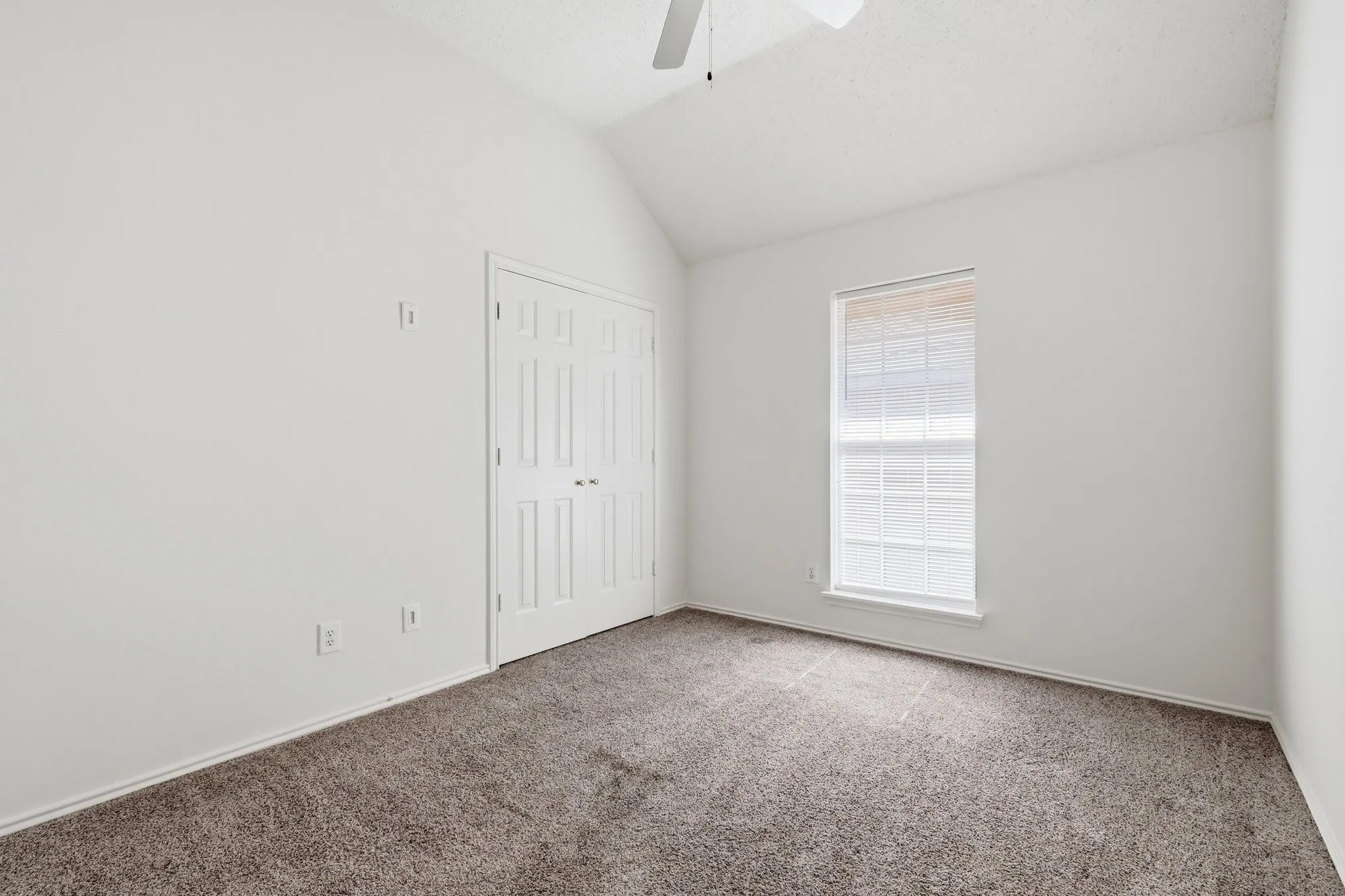 Single Family Residence For Sale in Collin County , 7641 King Arthur Road, Frisco, Texas 75035, 3 Bedroom, 2 Bathroom, 2 Garage spaces, 1,861 Sqft, built in 1992, mls#21403442, Real Estate Agent in Frisco, Homes For Sale in Collin county, Homes For Sale in Frisco, Realtor in Frisco Texas, Real Estate Brokerage Independent Realty Texas, Luminita Cordes Realtor