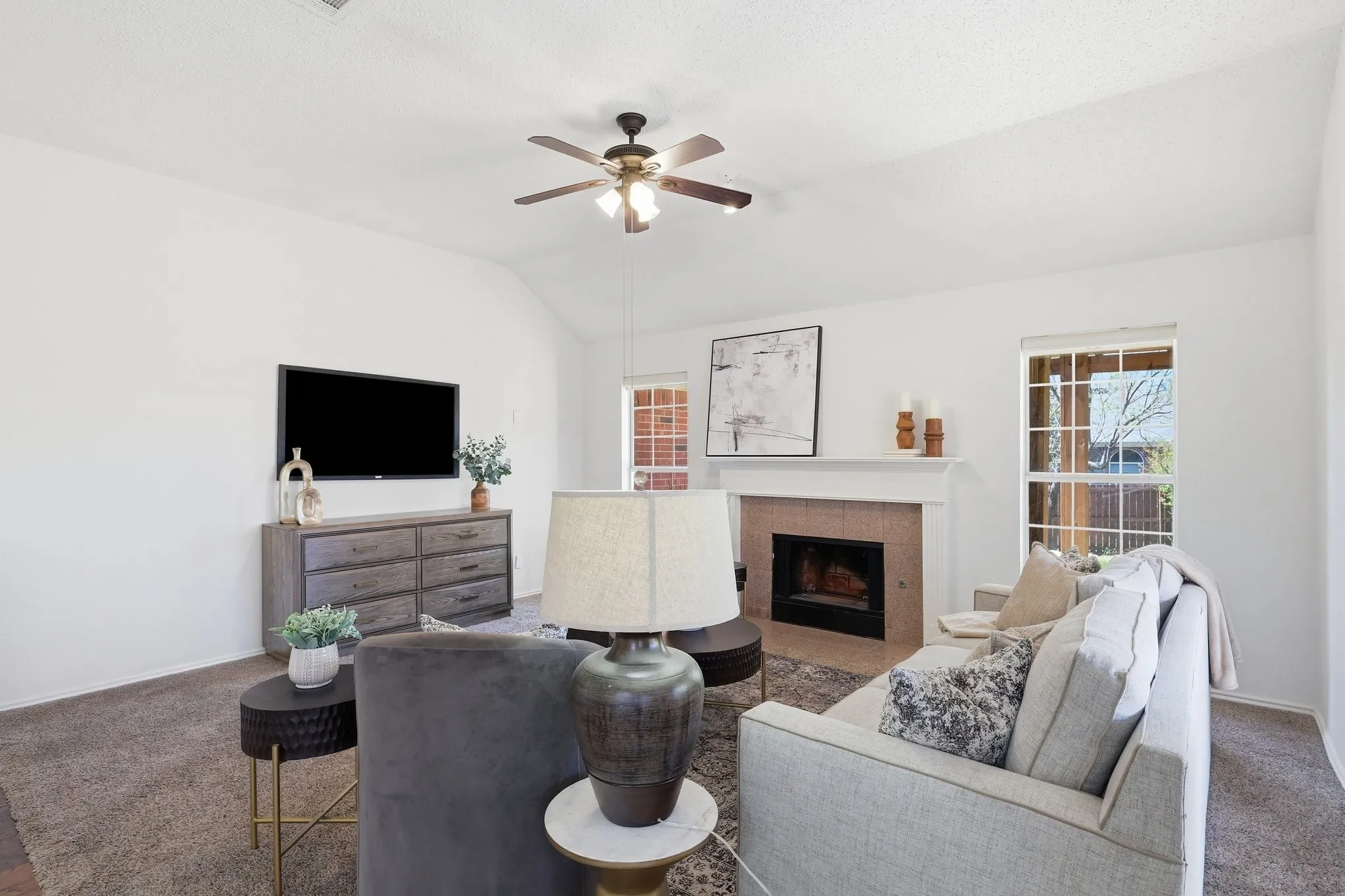 Single Family Residence For Sale in Collin County , 7641 King Arthur Road, Frisco, Texas 75035, 3 Bedroom, 2 Bathroom, 2 Garage spaces, 1,861 Sqft, built in 1992, mls#21403442, Real Estate Agent in Frisco, Homes For Sale in Collin county, Homes For Sale in Frisco, Realtor in Frisco Texas, Real Estate Brokerage Independent Realty Texas, Luminita Cordes Realtor