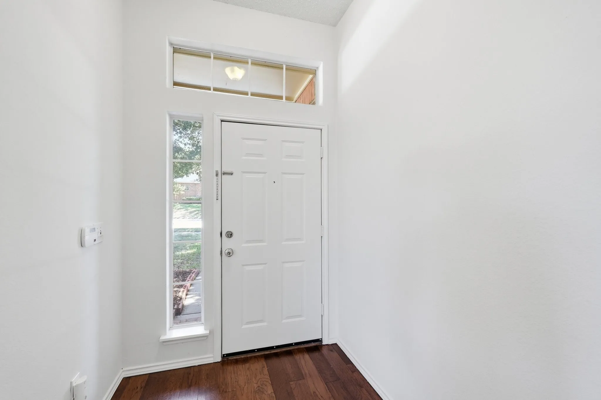 Single Family Residence For Sale in Collin County , 7641 King Arthur Road, Frisco, Texas 75035, 3 Bedroom, 2 Bathroom, 2 Garage spaces, 1,861 Sqft, built in 1992, mls#21403442, Real Estate Agent in Frisco, Homes For Sale in Collin county, Homes For Sale in Frisco, Realtor in Frisco Texas, Real Estate Brokerage Independent Realty Texas, Luminita Cordes Realtor