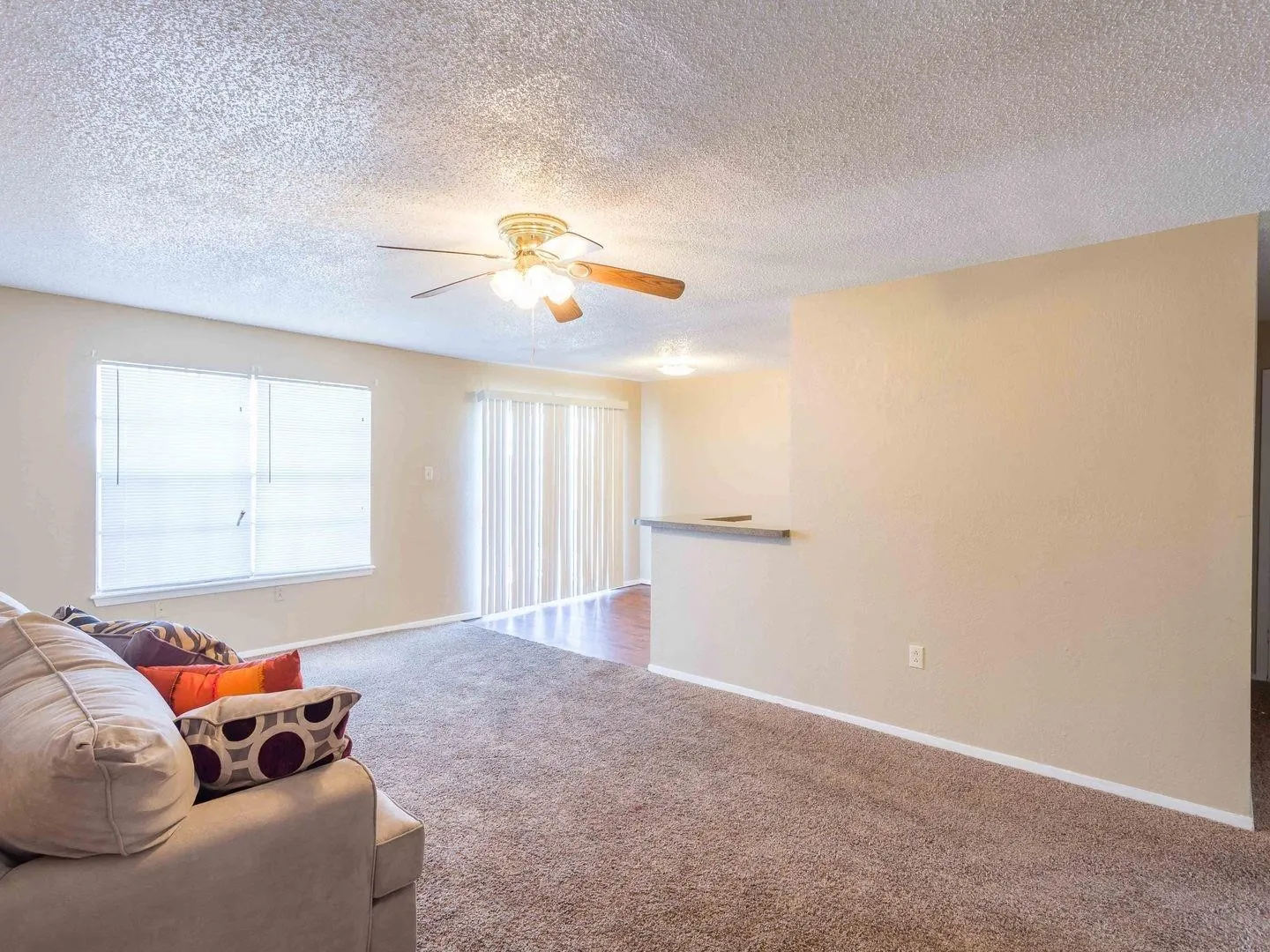 Apartment For Rent in Taylor County , 2400 Buffalo Gap Road 297, Abilene, Texas 79605, 2 Bedroom, 2 Bathroom, Garage spaces, 1,296 Sqft, built in 1973, mls#21405471, Real Estate Agent in Abilene, Homes For Rent in Taylor county, Homes For Rent in Abilene, Realtor in Abilene Texas, Real Estate Brokerage Independent Realty Texas, Luminita Cordes Realtor