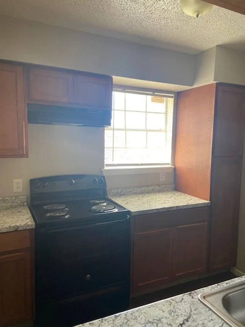 Apartment For Rent in Taylor County , 2400 Buffalo Gap Road 105, Abilene, Texas 79605, 2 Bedroom, 2 Bathroom, Garage spaces, 1,178 Sqft, built in 1973, mls#21405474, Real Estate Agent in Abilene, Homes For Rent in Taylor county, Homes For Rent in Abilene, Realtor in Abilene Texas, Real Estate Brokerage Independent Realty Texas, Luminita Cordes Realtor