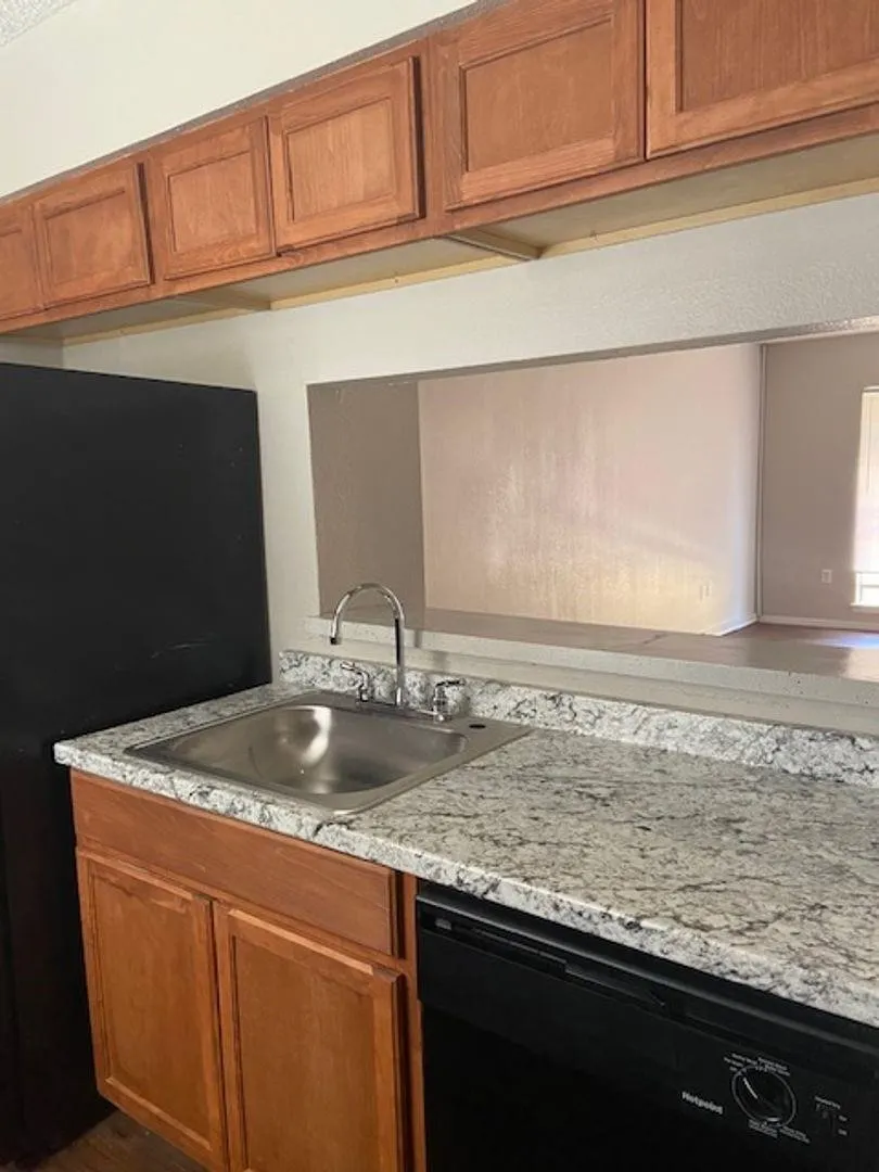 Apartment For Rent in Taylor County , 2400 Buffalo Gap Road 105, Abilene, Texas 79605, 2 Bedroom, 2 Bathroom, Garage spaces, 1,178 Sqft, built in 1973, mls#21405474, Real Estate Agent in Abilene, Homes For Rent in Taylor county, Homes For Rent in Abilene, Realtor in Abilene Texas, Real Estate Brokerage Independent Realty Texas, Luminita Cordes Realtor