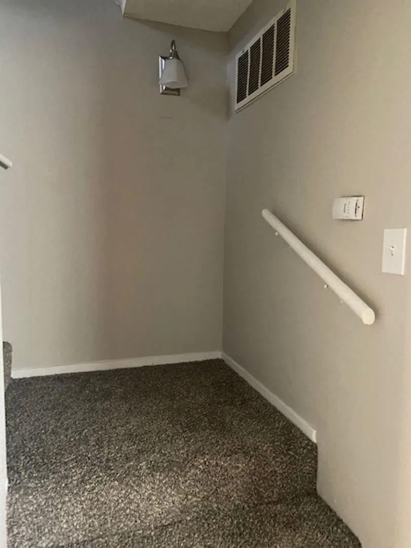 Apartment For Rent in Taylor County , 2400 Buffalo Gap Road 105, Abilene, Texas 79605, 2 Bedroom, 2 Bathroom, Garage spaces, 1,178 Sqft, built in 1973, mls#21405474, Real Estate Agent in Abilene, Homes For Rent in Taylor county, Homes For Rent in Abilene, Realtor in Abilene Texas, Real Estate Brokerage Independent Realty Texas, Luminita Cordes Realtor