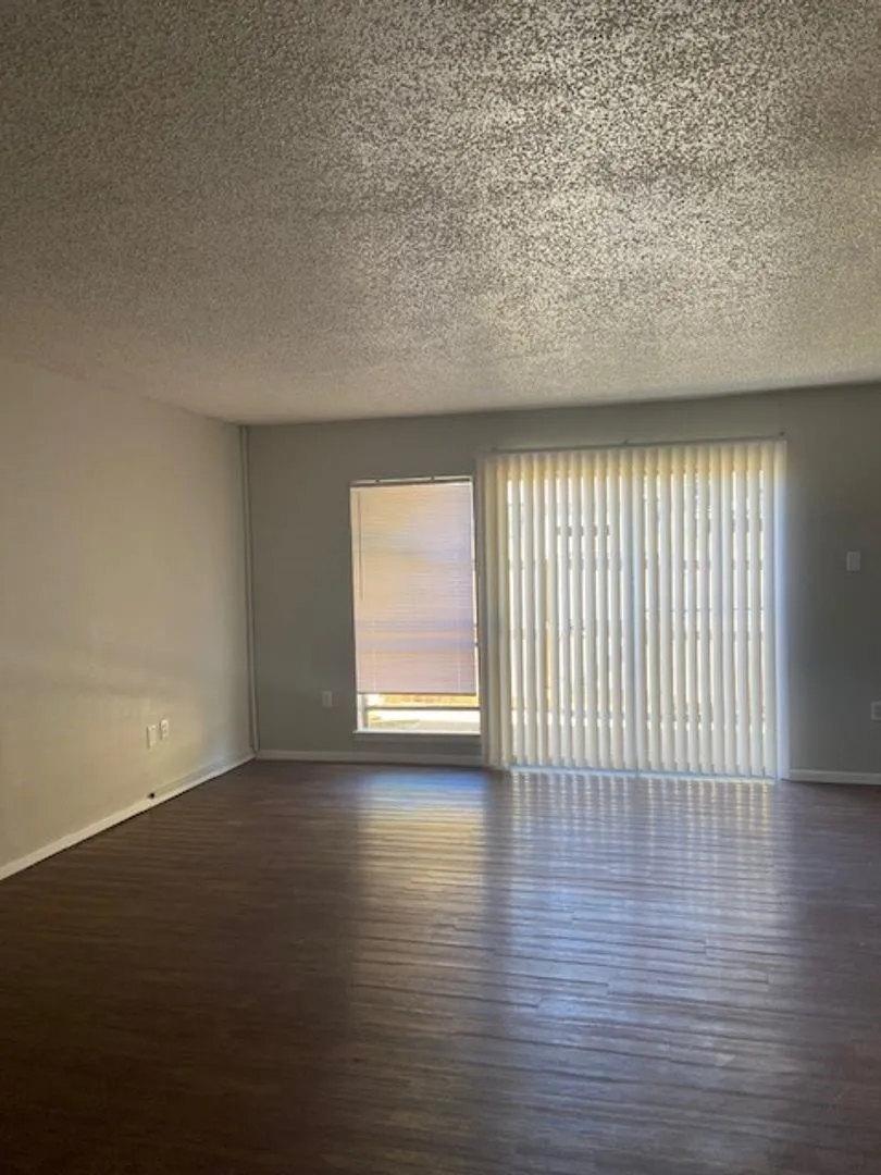 Apartment For Rent in Taylor County , 2400 Buffalo Gap Road 105, Abilene, Texas 79605, 2 Bedroom, 2 Bathroom, Garage spaces, 1,178 Sqft, built in 1973, mls#21405474, Real Estate Agent in Abilene, Homes For Rent in Taylor county, Homes For Rent in Abilene, Realtor in Abilene Texas, Real Estate Brokerage Independent Realty Texas, Luminita Cordes Realtor