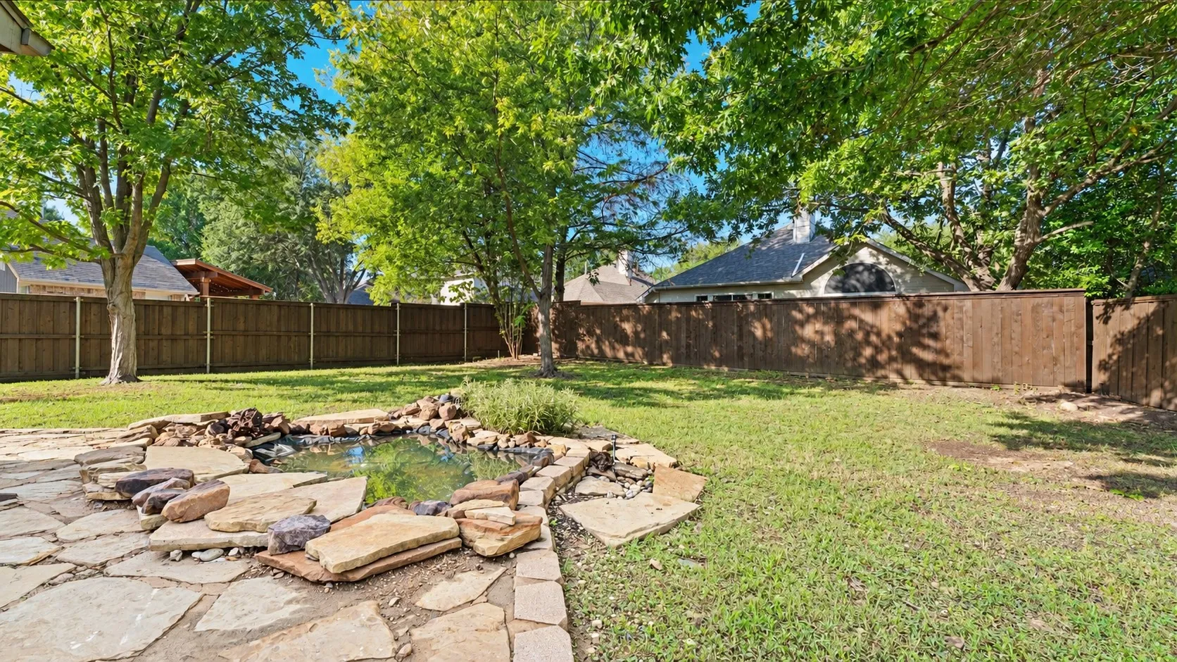 Single Family Residence For Sale in Collin County , 304 Turtle Court, Mc Kinney, Texas 75072, 4 Bedroom, 2 Bathroom, 2 Garage spaces, 2,102 Sqft, built in 2001, mls#21404320, Real Estate Agent in Mc Kinney, Homes For Sale in Collin county, Homes For Sale in Mc Kinney, Realtor in Mc Kinney Texas, Real Estate Brokerage Independent Realty Texas, Luminita Cordes Realtor