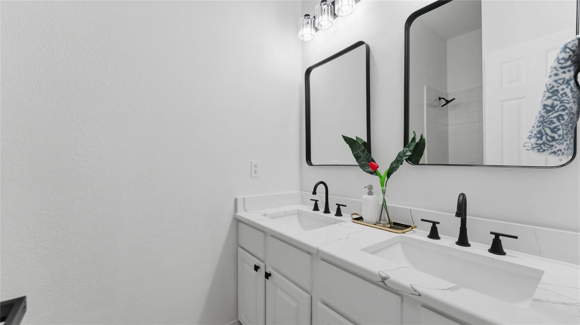 Single Family Residence For Sale in Collin County , 304 Turtle Court, Mc Kinney, Texas 75072, 4 Bedroom, 2 Bathroom, 2 Garage spaces, 2,102 Sqft, built in 2001, mls#21404320, Real Estate Agent in Mc Kinney, Homes For Sale in Collin county, Homes For Sale in Mc Kinney, Realtor in Mc Kinney Texas, Real Estate Brokerage Independent Realty Texas, Luminita Cordes Realtor