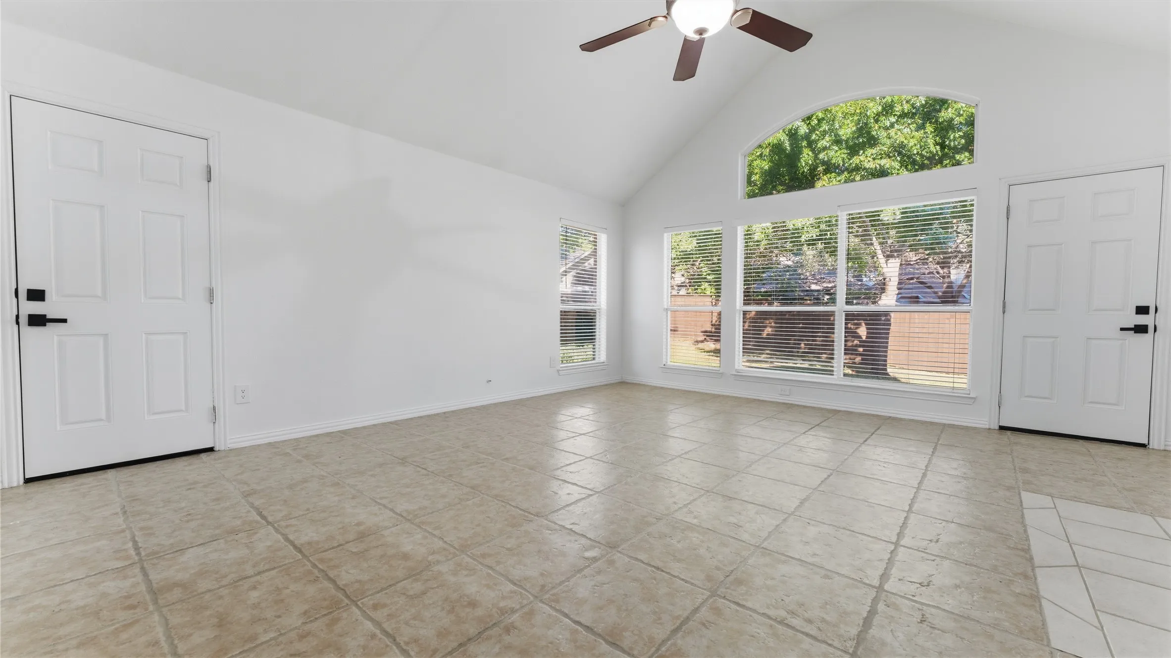 Single Family Residence For Sale in Collin County , 304 Turtle Court, Mc Kinney, Texas 75072, 4 Bedroom, 2 Bathroom, 2 Garage spaces, 2,102 Sqft, built in 2001, mls#21404320, Real Estate Agent in Mc Kinney, Homes For Sale in Collin county, Homes For Sale in Mc Kinney, Realtor in Mc Kinney Texas, Real Estate Brokerage Independent Realty Texas, Luminita Cordes Realtor