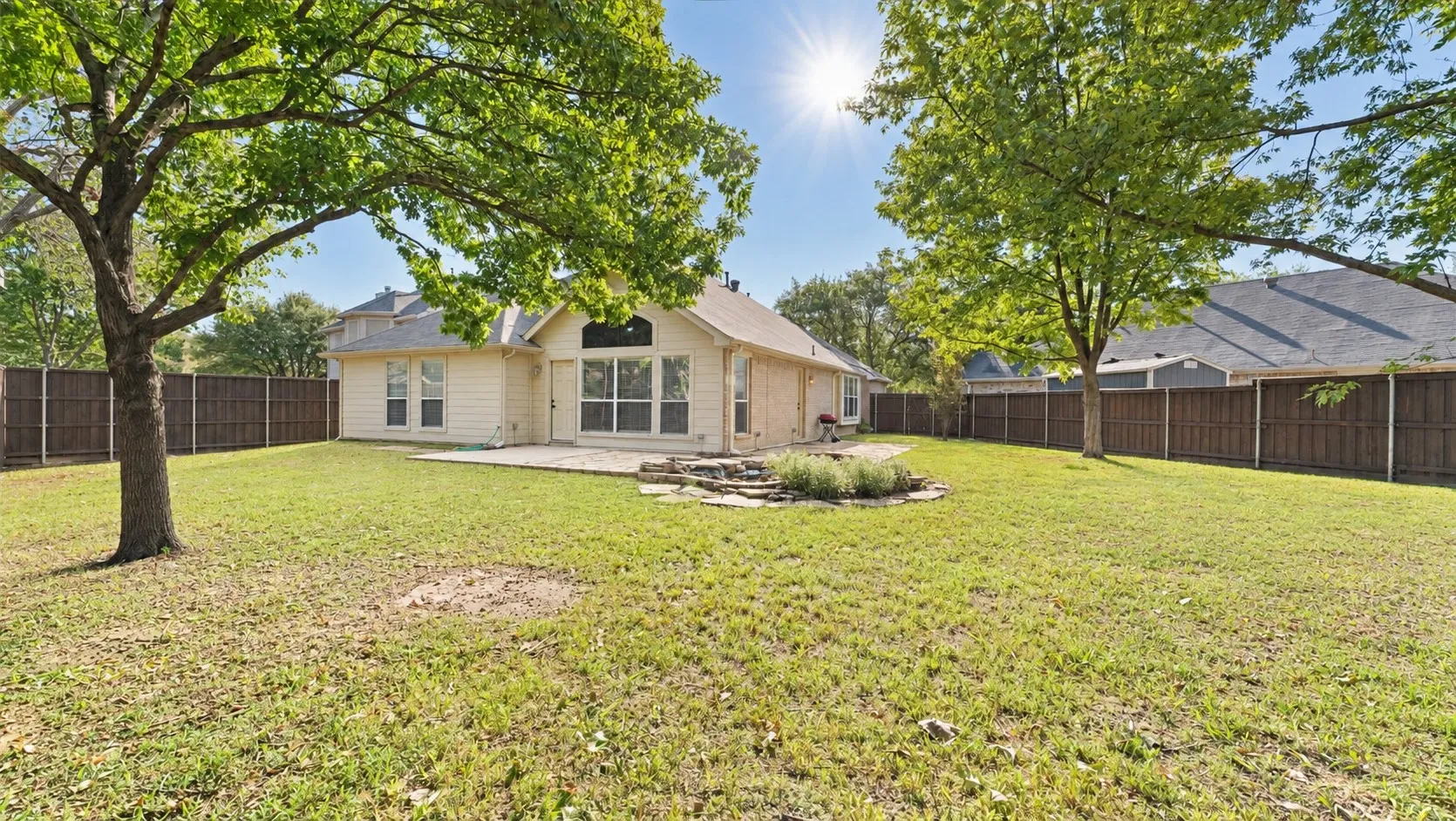 Single Family Residence For Sale in Collin County , 304 Turtle Court, Mc Kinney, Texas 75072, 4 Bedroom, 2 Bathroom, 2 Garage spaces, 2,102 Sqft, built in 2001, mls#21404320, Real Estate Agent in Mc Kinney, Homes For Sale in Collin county, Homes For Sale in Mc Kinney, Realtor in Mc Kinney Texas, Real Estate Brokerage Independent Realty Texas, Luminita Cordes Realtor