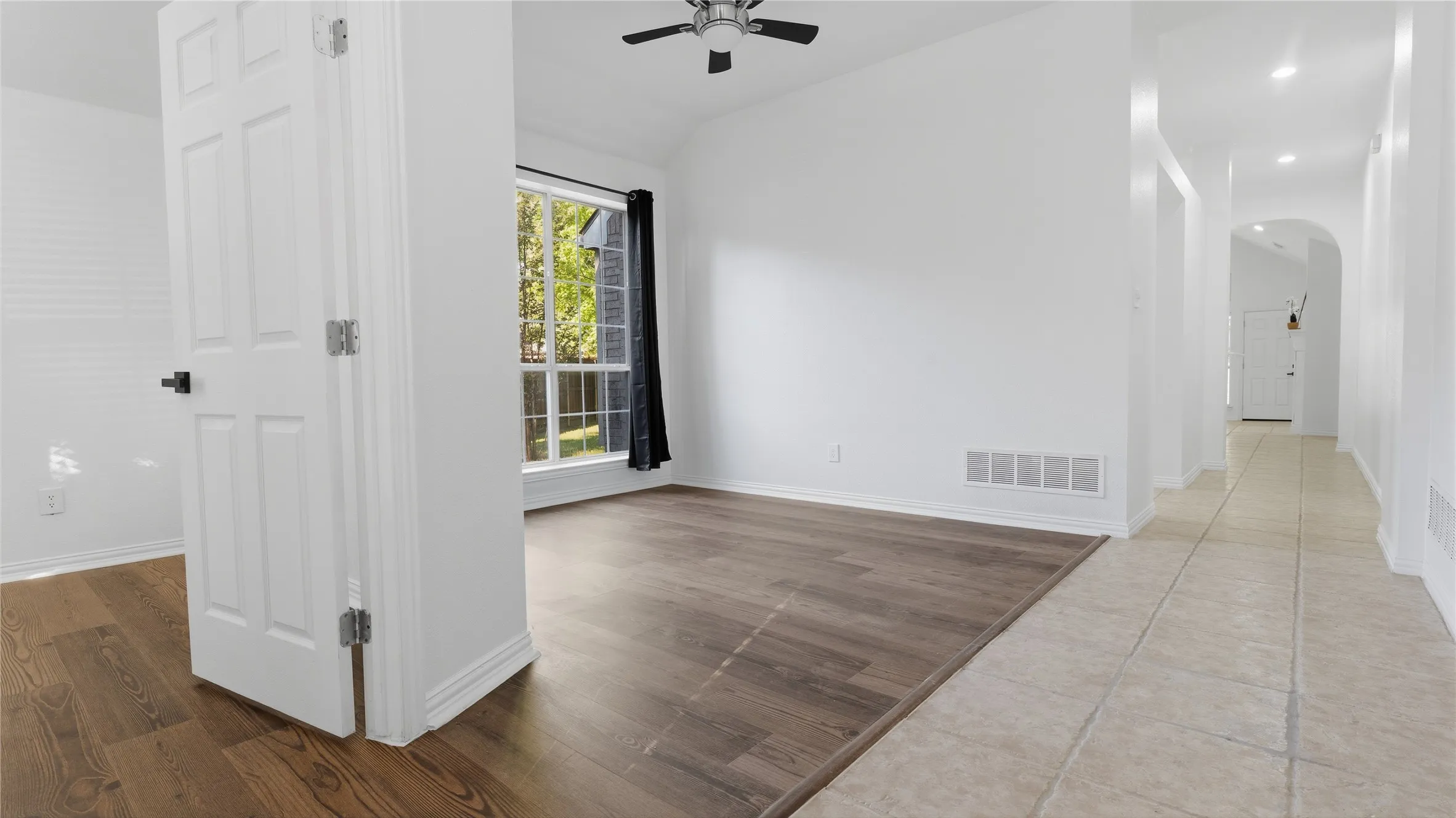 Single Family Residence For Sale in Collin County , 304 Turtle Court, Mc Kinney, Texas 75072, 4 Bedroom, 2 Bathroom, 2 Garage spaces, 2,102 Sqft, built in 2001, mls#21404320, Real Estate Agent in Mc Kinney, Homes For Sale in Collin county, Homes For Sale in Mc Kinney, Realtor in Mc Kinney Texas, Real Estate Brokerage Independent Realty Texas, Luminita Cordes Realtor