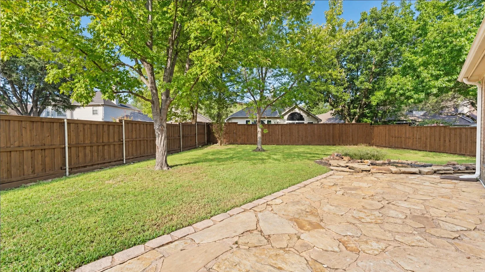 Single Family Residence For Sale in Collin County , 304 Turtle Court, Mc Kinney, Texas 75072, 4 Bedroom, 2 Bathroom, 2 Garage spaces, 2,102 Sqft, built in 2001, mls#21404320, Real Estate Agent in Mc Kinney, Homes For Sale in Collin county, Homes For Sale in Mc Kinney, Realtor in Mc Kinney Texas, Real Estate Brokerage Independent Realty Texas, Luminita Cordes Realtor