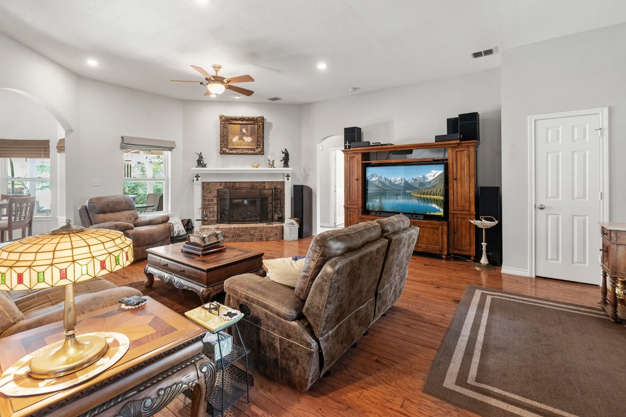 Single Family Residence For Sale in Hunt County , 5781 COUNTY ROAD 3515, Quinlan, Texas 75474, 3 Bedroom, 2 Bathroom, Garage spaces, 2,163 Sqft, built in 2008, mls#21403450, Real Estate Agent in Quinlan, Homes For Sale in Hunt county, Homes For Sale in Quinlan, Realtor in Quinlan Texas, Real Estate Brokerage Independent Realty Texas, Luminita Cordes Realtor