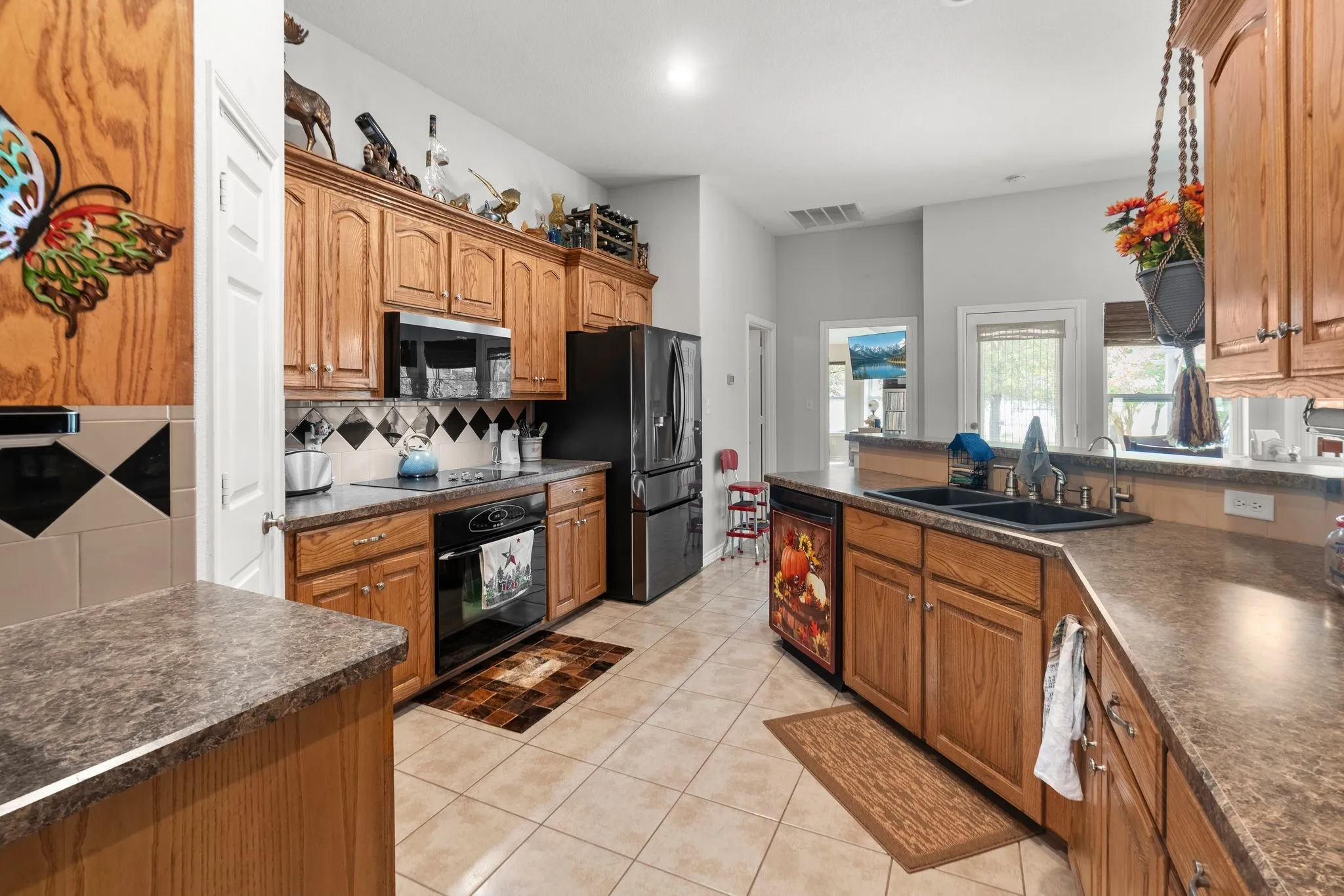 Single Family Residence For Sale in Hunt County , 5781 COUNTY ROAD 3515, Quinlan, Texas 75474, 3 Bedroom, 2 Bathroom, Garage spaces, 2,163 Sqft, built in 2008, mls#21403450, Real Estate Agent in Quinlan, Homes For Sale in Hunt county, Homes For Sale in Quinlan, Realtor in Quinlan Texas, Real Estate Brokerage Independent Realty Texas, Luminita Cordes Realtor
