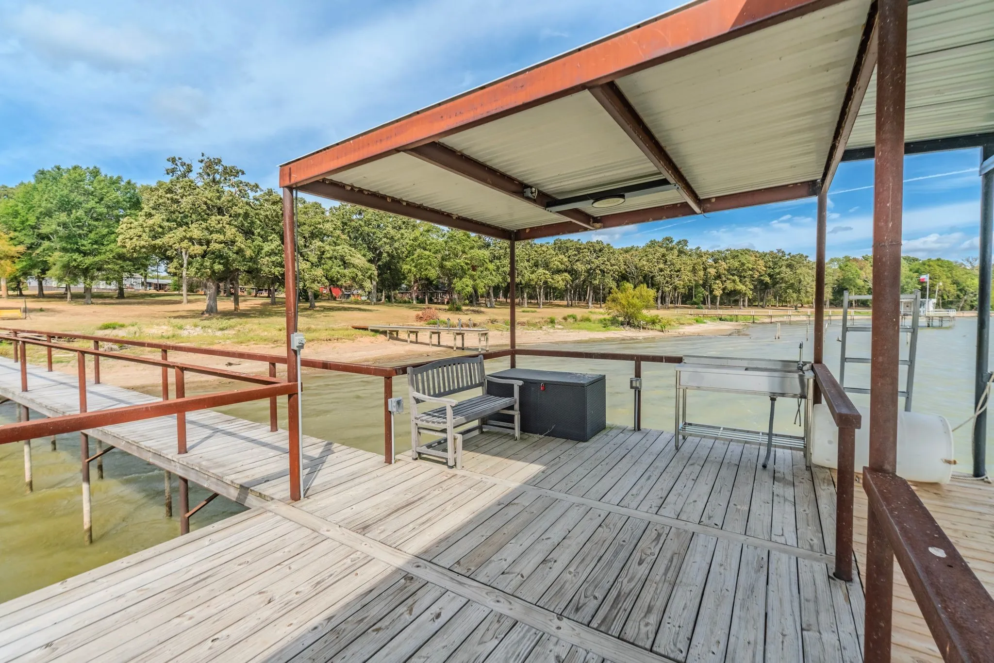 Single Family Residence For Sale in Hunt County , 5781 COUNTY ROAD 3515, Quinlan, Texas 75474, 3 Bedroom, 2 Bathroom, Garage spaces, 2,163 Sqft, built in 2008, mls#21403450, Real Estate Agent in Quinlan, Homes For Sale in Hunt county, Homes For Sale in Quinlan, Realtor in Quinlan Texas, Real Estate Brokerage Independent Realty Texas, Luminita Cordes Realtor