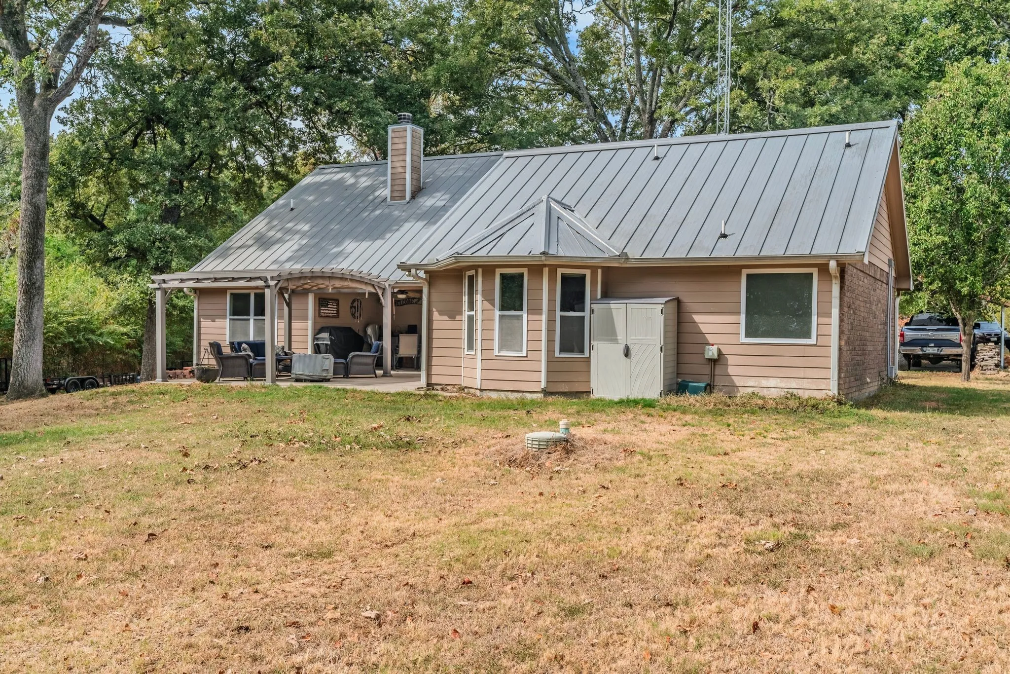 Single Family Residence For Sale in Hunt County , 5781 COUNTY ROAD 3515, Quinlan, Texas 75474, 3 Bedroom, 2 Bathroom, Garage spaces, 2,163 Sqft, built in 2008, mls#21403450, Real Estate Agent in Quinlan, Homes For Sale in Hunt county, Homes For Sale in Quinlan, Realtor in Quinlan Texas, Real Estate Brokerage Independent Realty Texas, Luminita Cordes Realtor