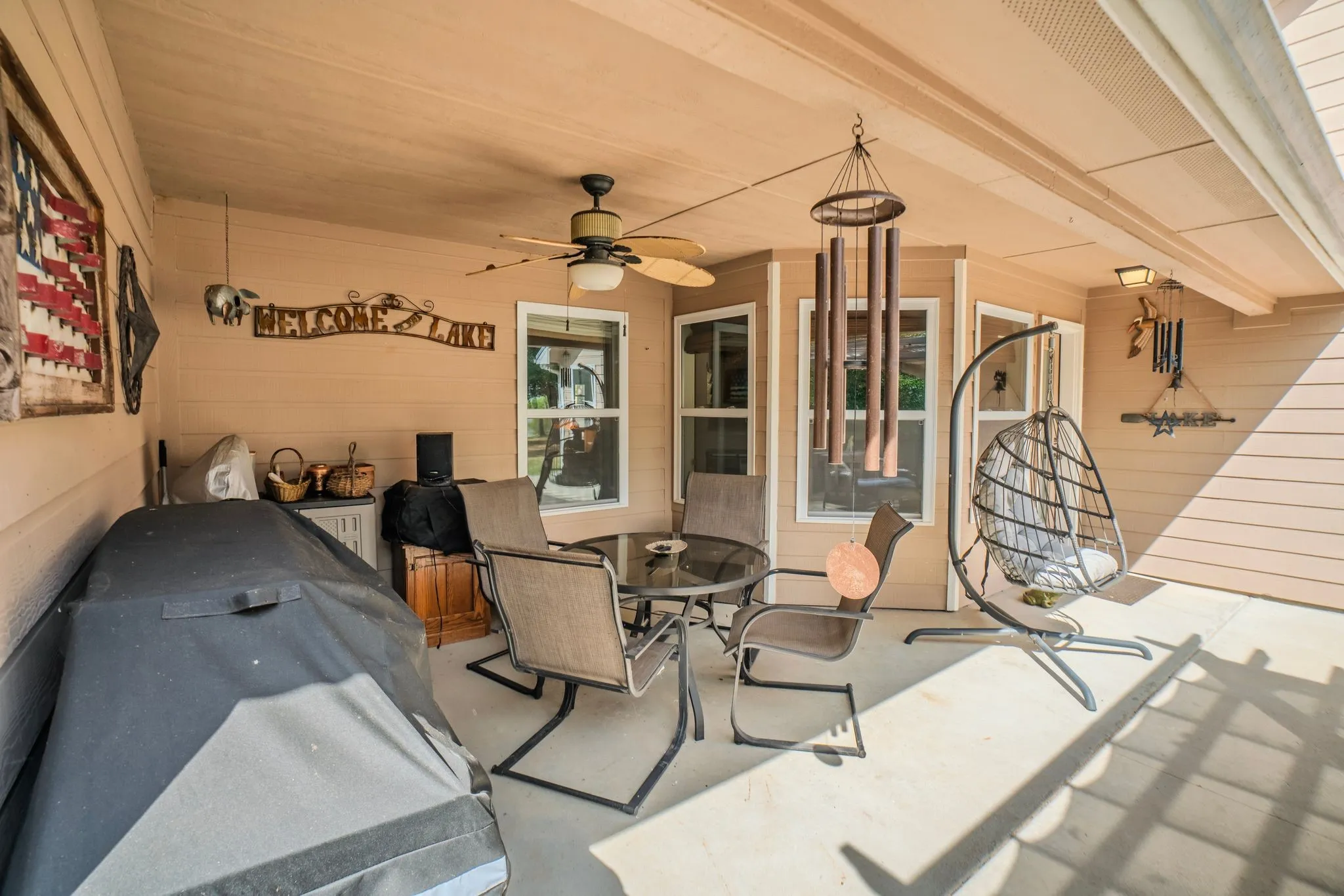 Single Family Residence For Sale in Hunt County , 5781 COUNTY ROAD 3515, Quinlan, Texas 75474, 3 Bedroom, 2 Bathroom, Garage spaces, 2,163 Sqft, built in 2008, mls#21403450, Real Estate Agent in Quinlan, Homes For Sale in Hunt county, Homes For Sale in Quinlan, Realtor in Quinlan Texas, Real Estate Brokerage Independent Realty Texas, Luminita Cordes Realtor