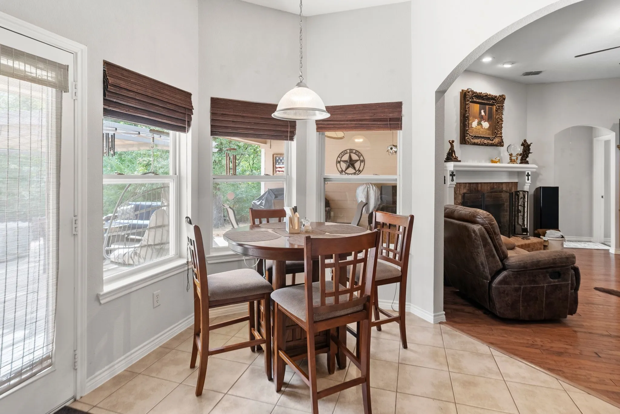 Single Family Residence For Sale in Hunt County , 5781 COUNTY ROAD 3515, Quinlan, Texas 75474, 3 Bedroom, 2 Bathroom, Garage spaces, 2,163 Sqft, built in 2008, mls#21403450, Real Estate Agent in Quinlan, Homes For Sale in Hunt county, Homes For Sale in Quinlan, Realtor in Quinlan Texas, Real Estate Brokerage Independent Realty Texas, Luminita Cordes Realtor