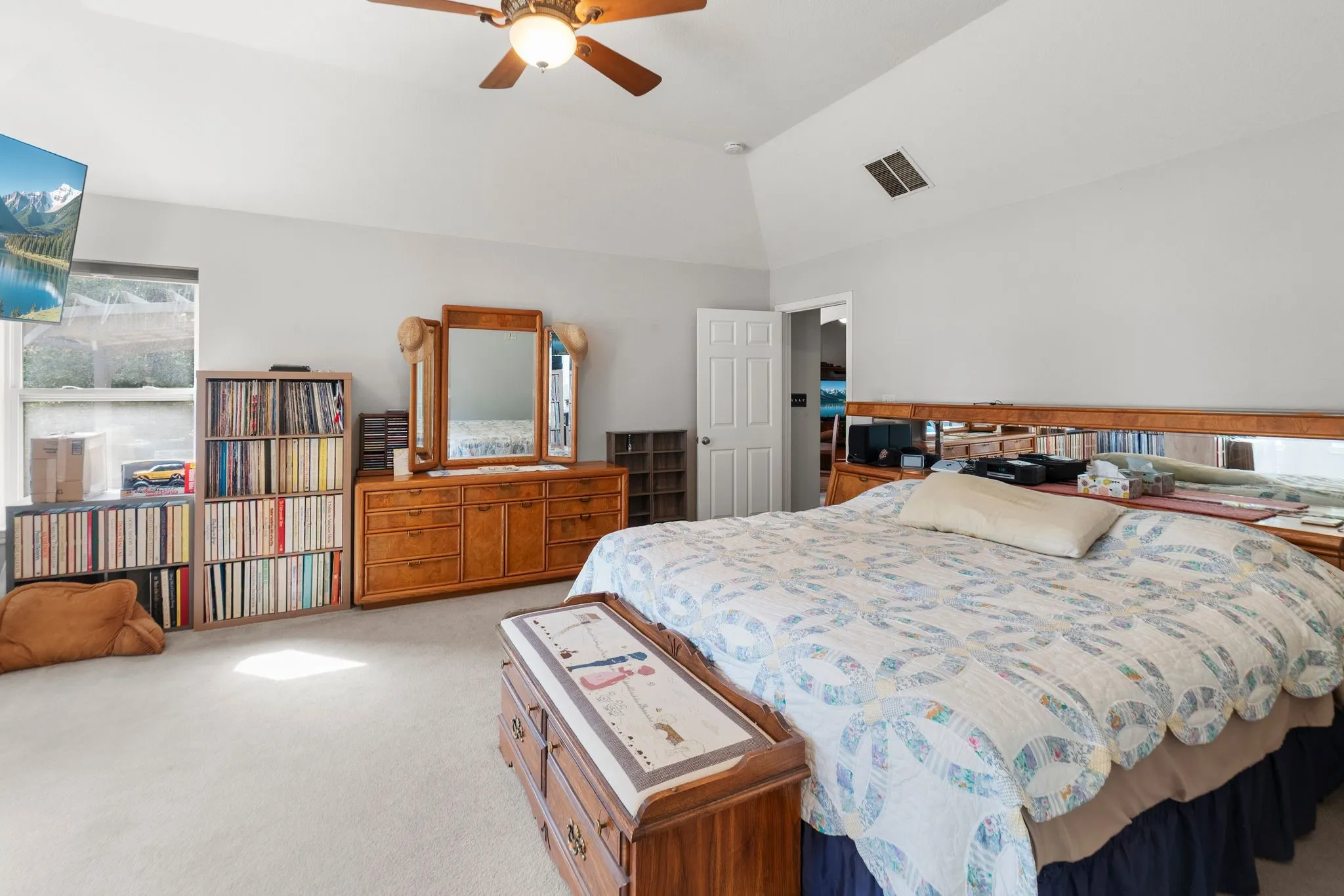 Single Family Residence For Sale in Hunt County , 5781 COUNTY ROAD 3515, Quinlan, Texas 75474, 3 Bedroom, 2 Bathroom, Garage spaces, 2,163 Sqft, built in 2008, mls#21403450, Real Estate Agent in Quinlan, Homes For Sale in Hunt county, Homes For Sale in Quinlan, Realtor in Quinlan Texas, Real Estate Brokerage Independent Realty Texas, Luminita Cordes Realtor