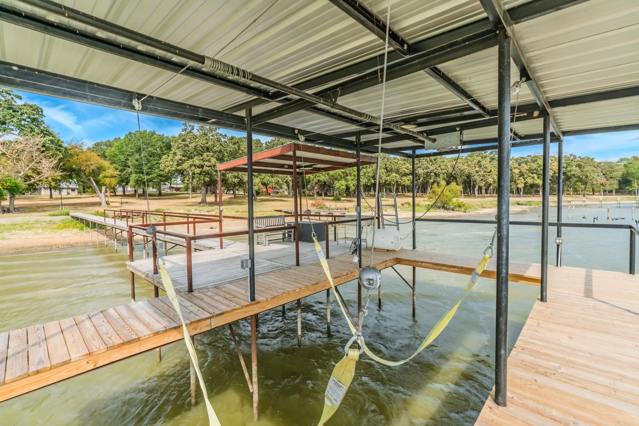 Single Family Residence For Sale in Hunt County , 5781 COUNTY ROAD 3515, Quinlan, Texas 75474, 3 Bedroom, 2 Bathroom, Garage spaces, 2,163 Sqft, built in 2008, mls#21403450, Real Estate Agent in Quinlan, Homes For Sale in Hunt county, Homes For Sale in Quinlan, Realtor in Quinlan Texas, Real Estate Brokerage Independent Realty Texas, Luminita Cordes Realtor